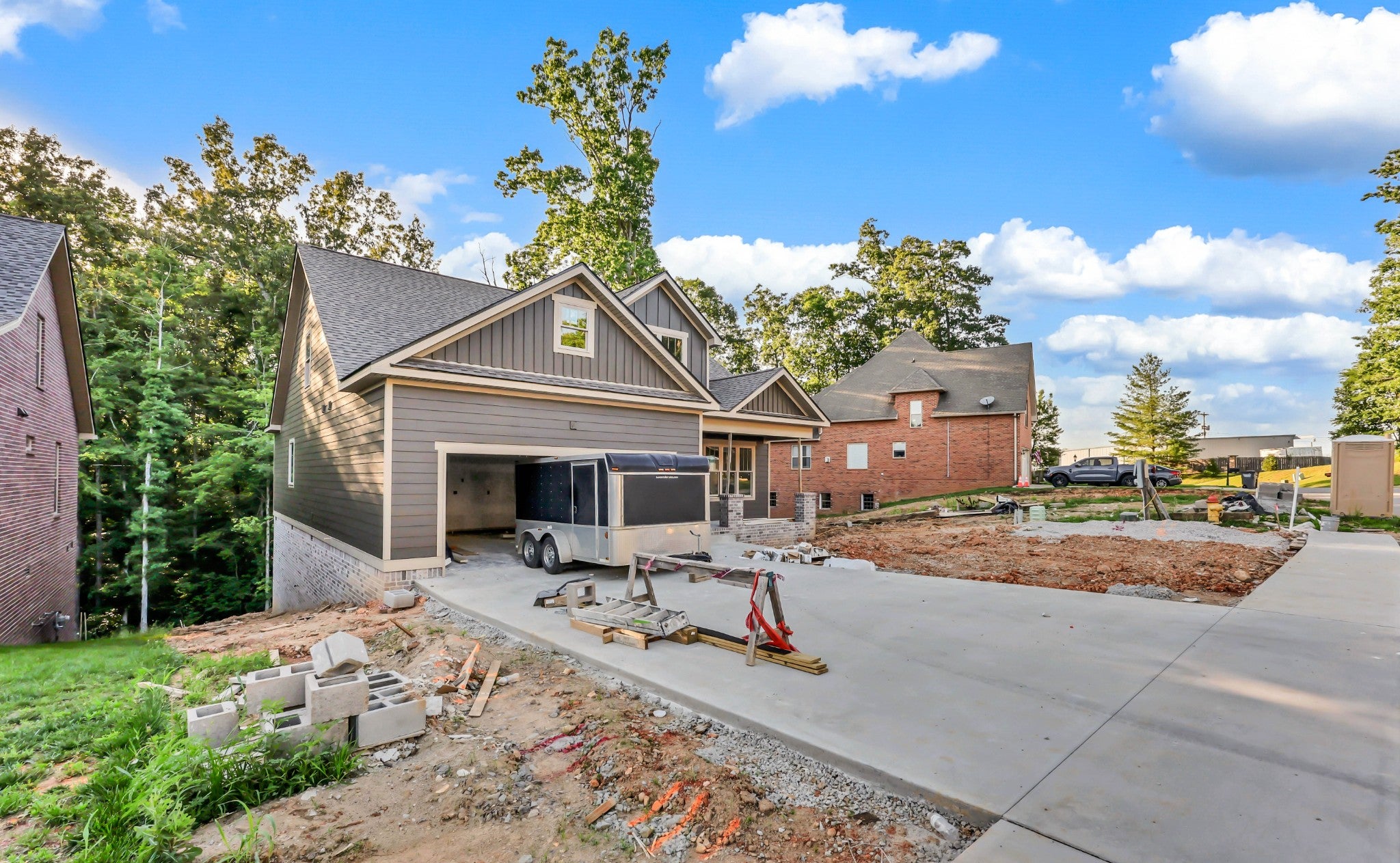212 Birnam Wood Trce