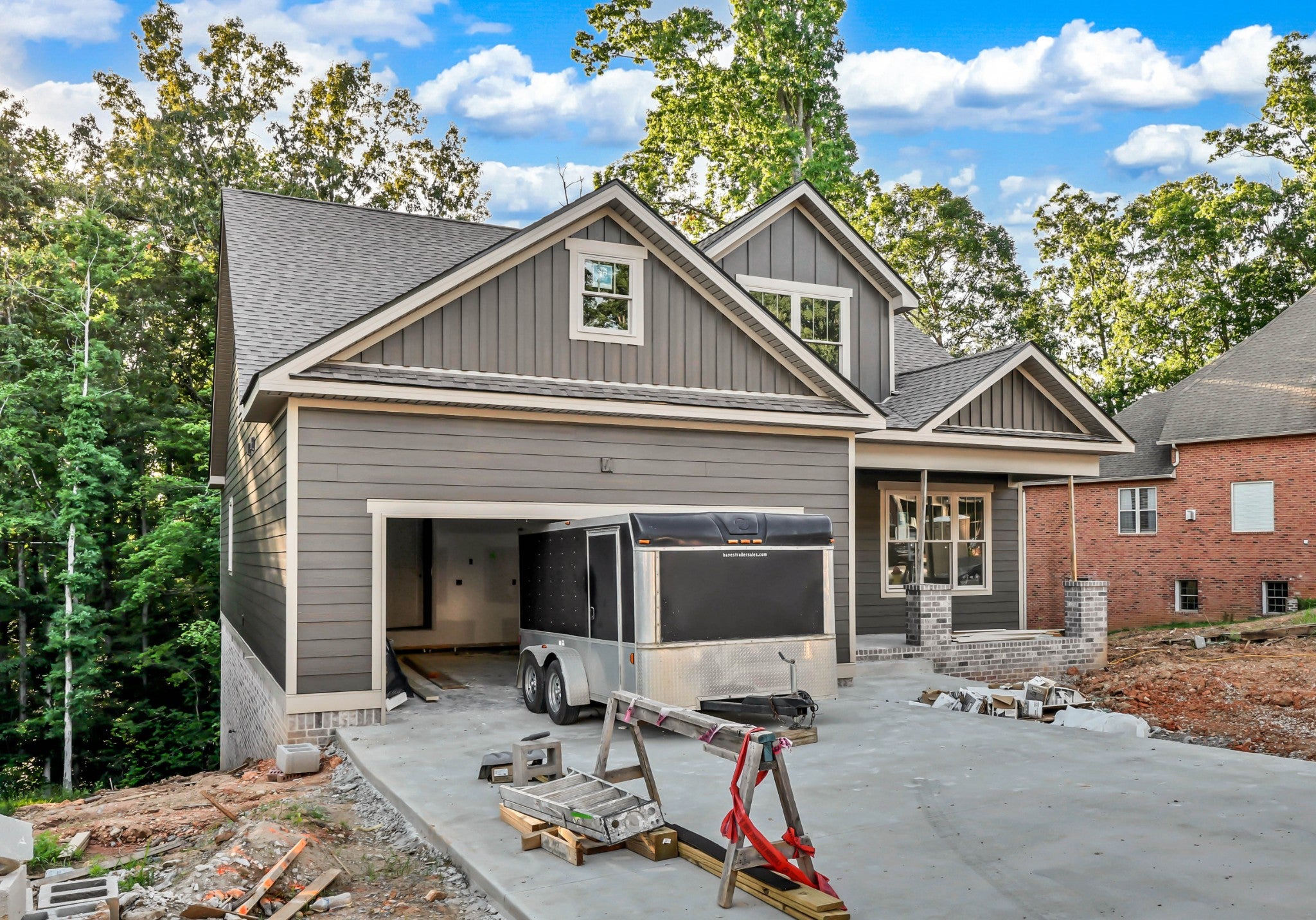 212 Birnam Wood Trce