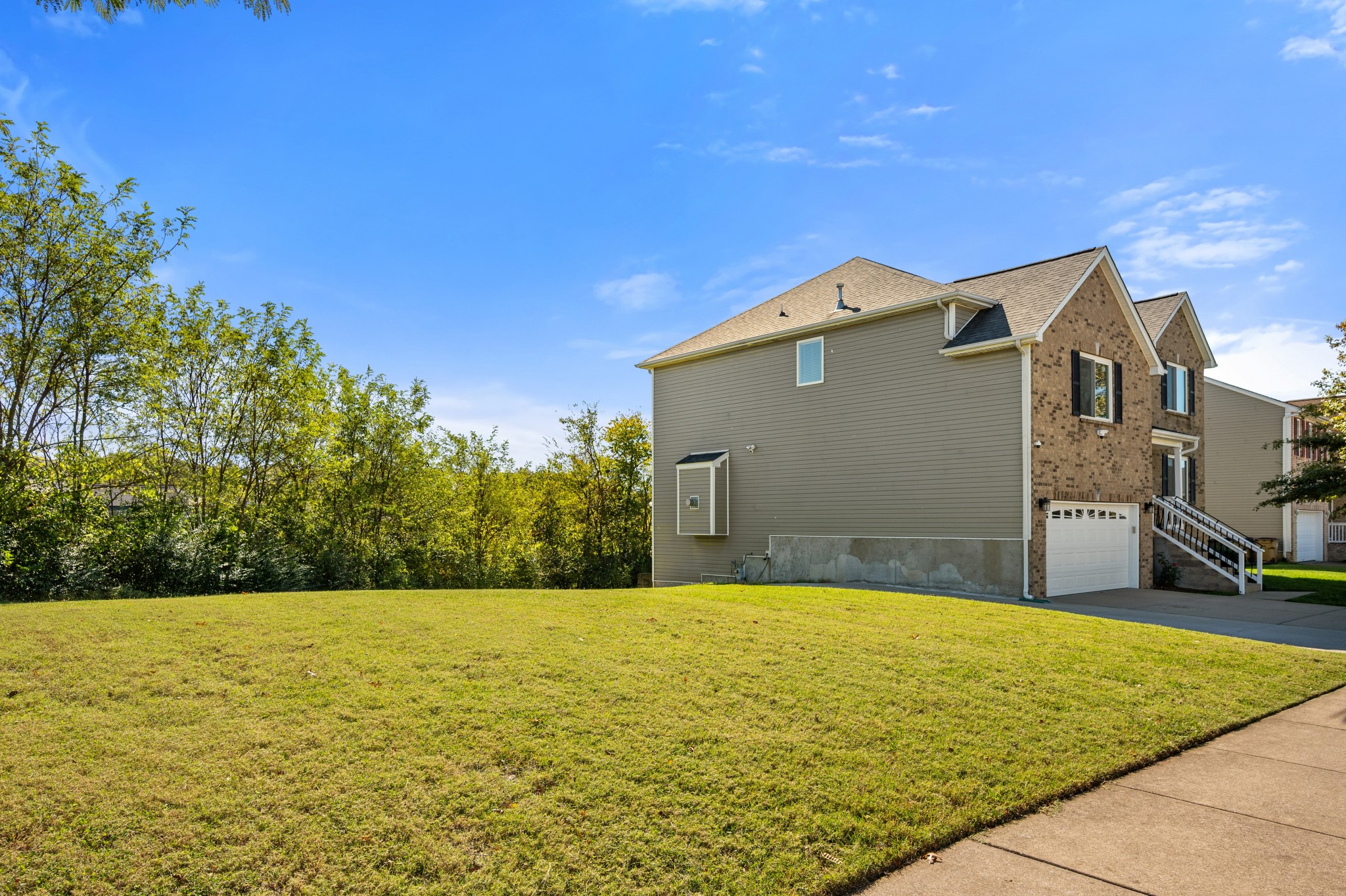 4240 Shagbark Trl