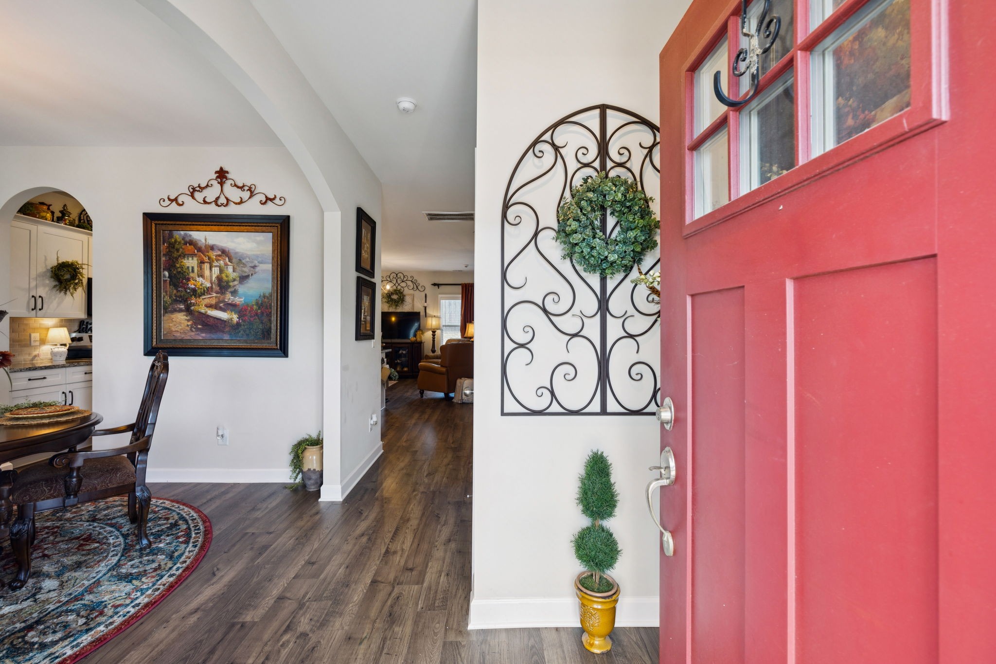 214 Mansfield Dr