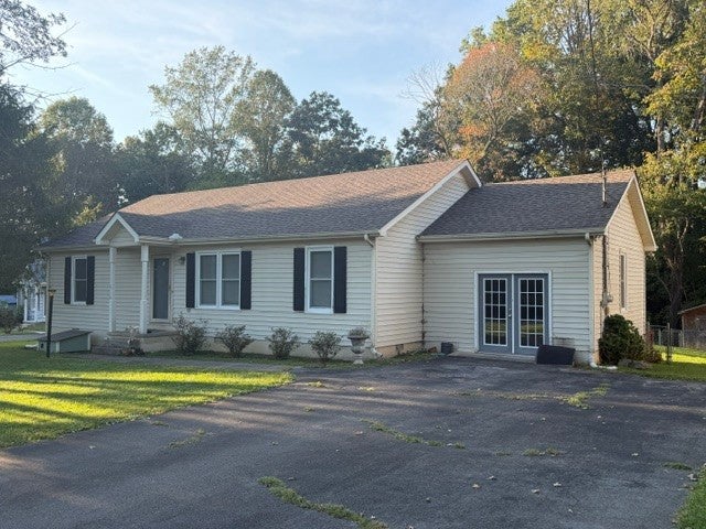 312 Greenfield Ln