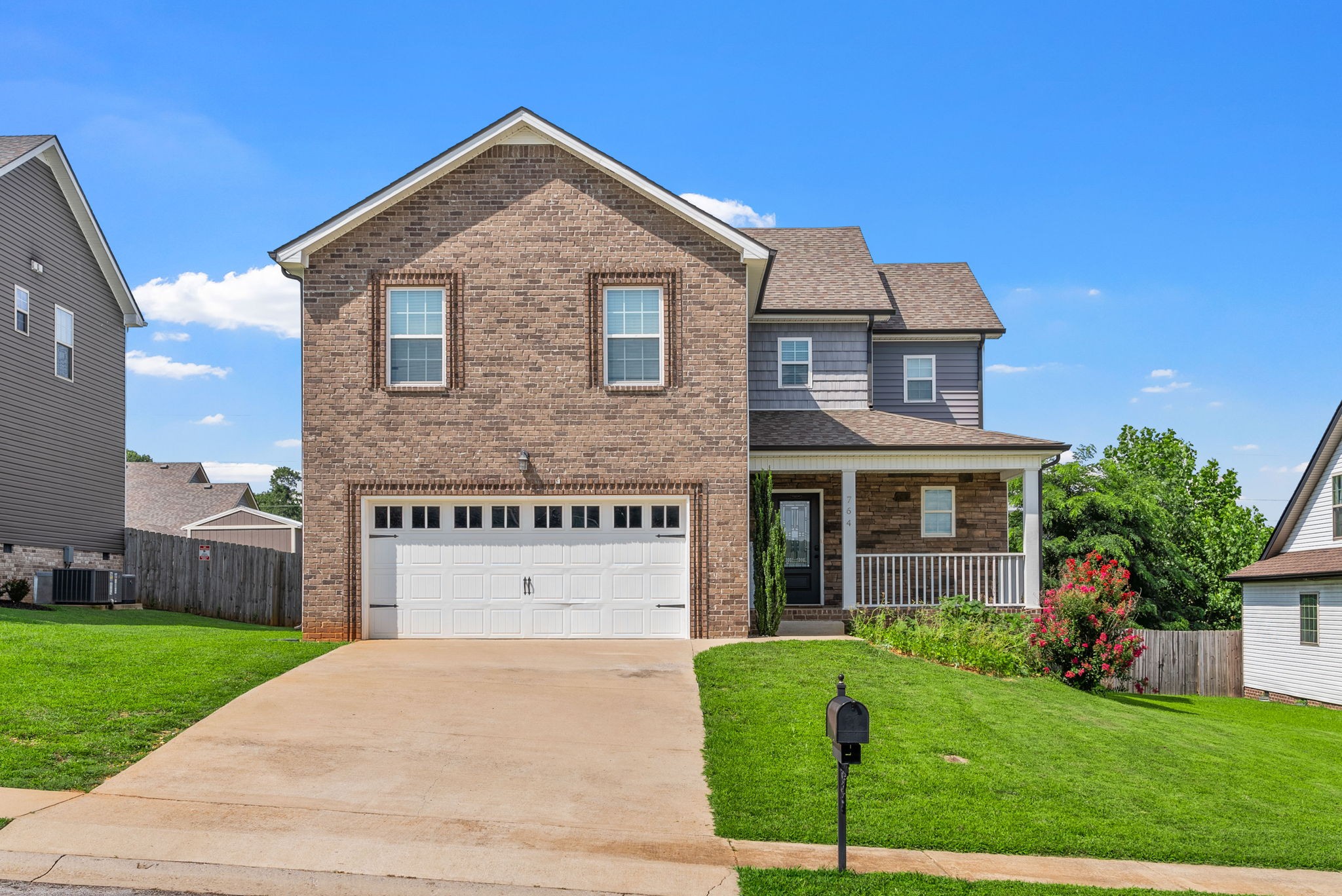 764 Crestone Ln