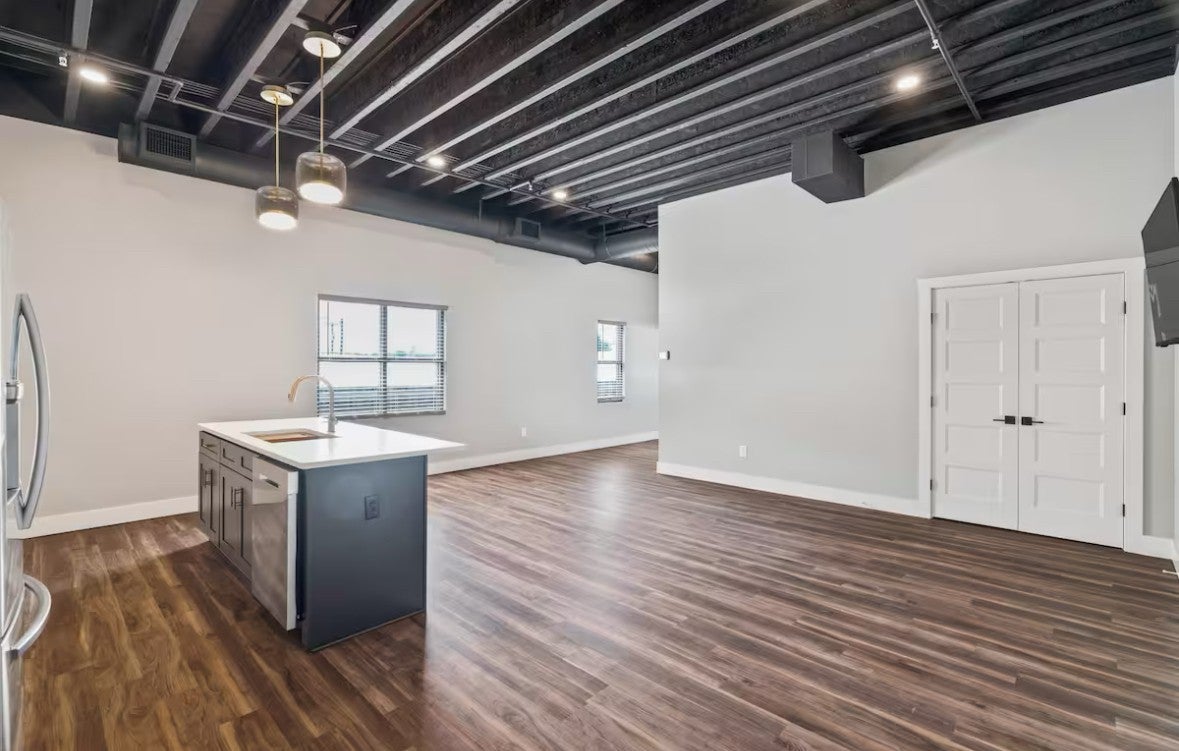 125 Prince St 203