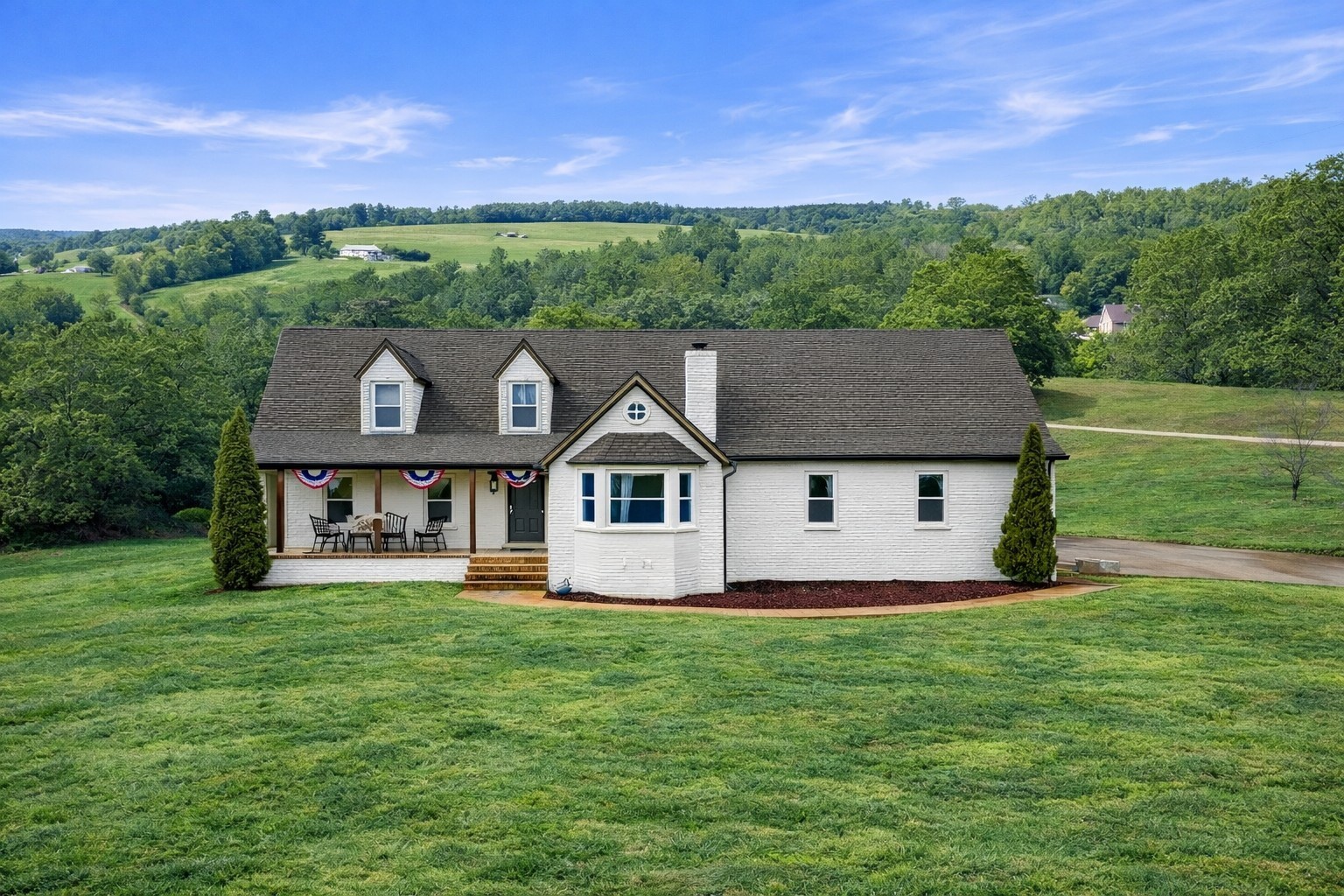 900 Dories Ln