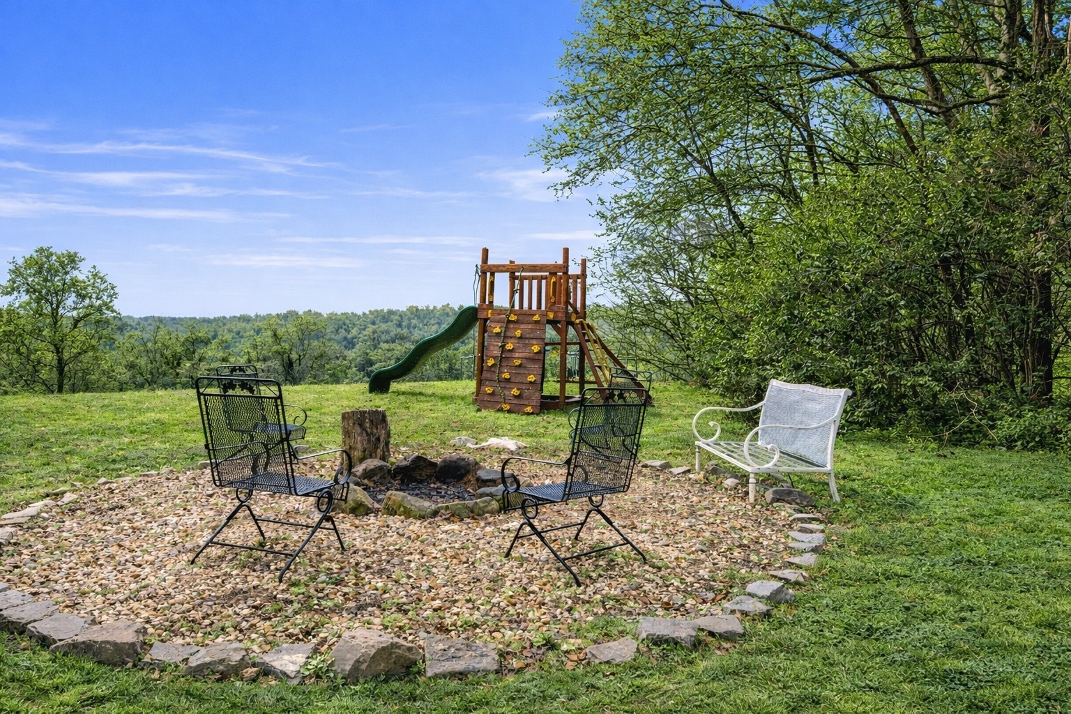 900 Dories Ln
