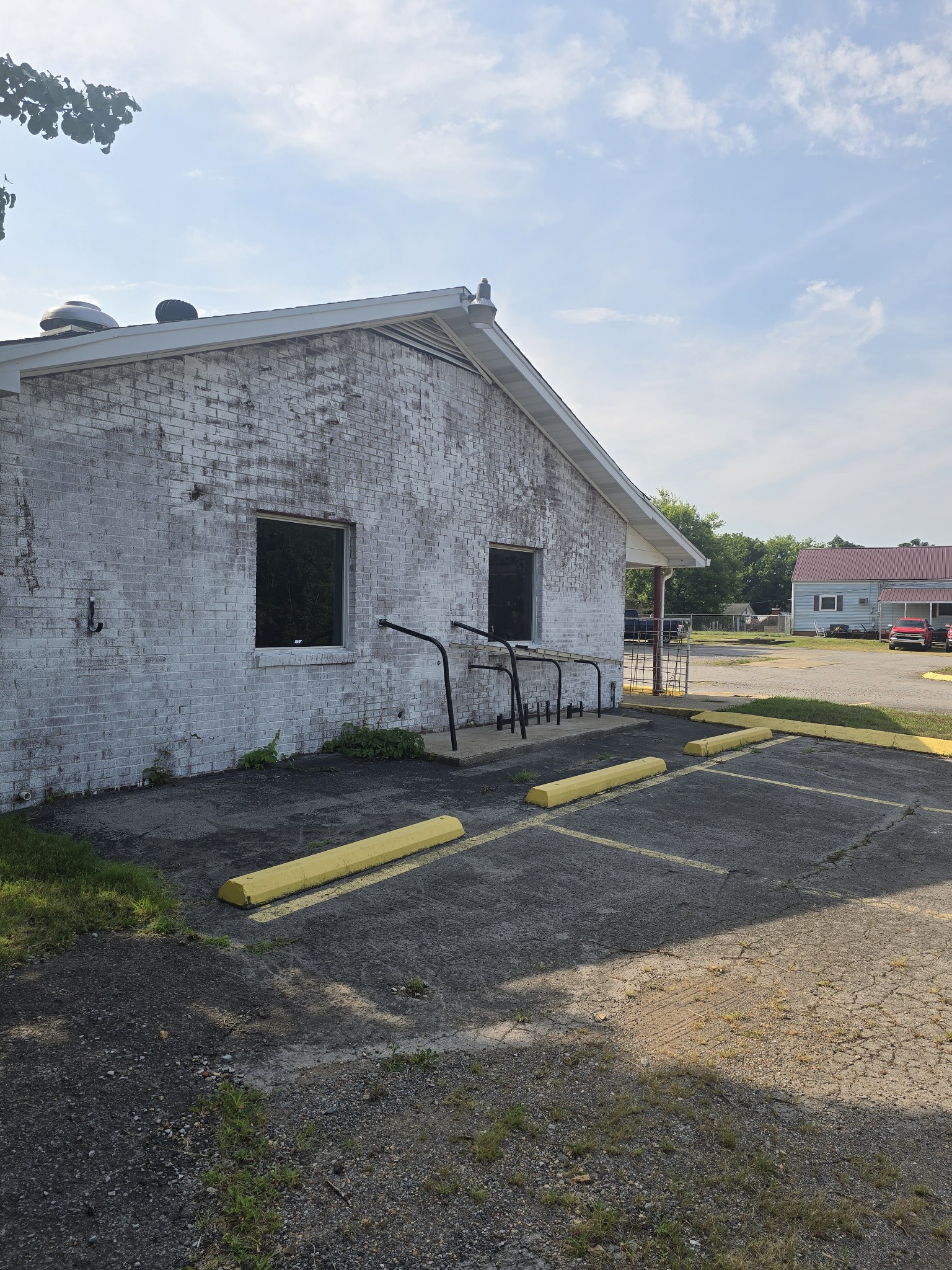 5933 Marion Rd