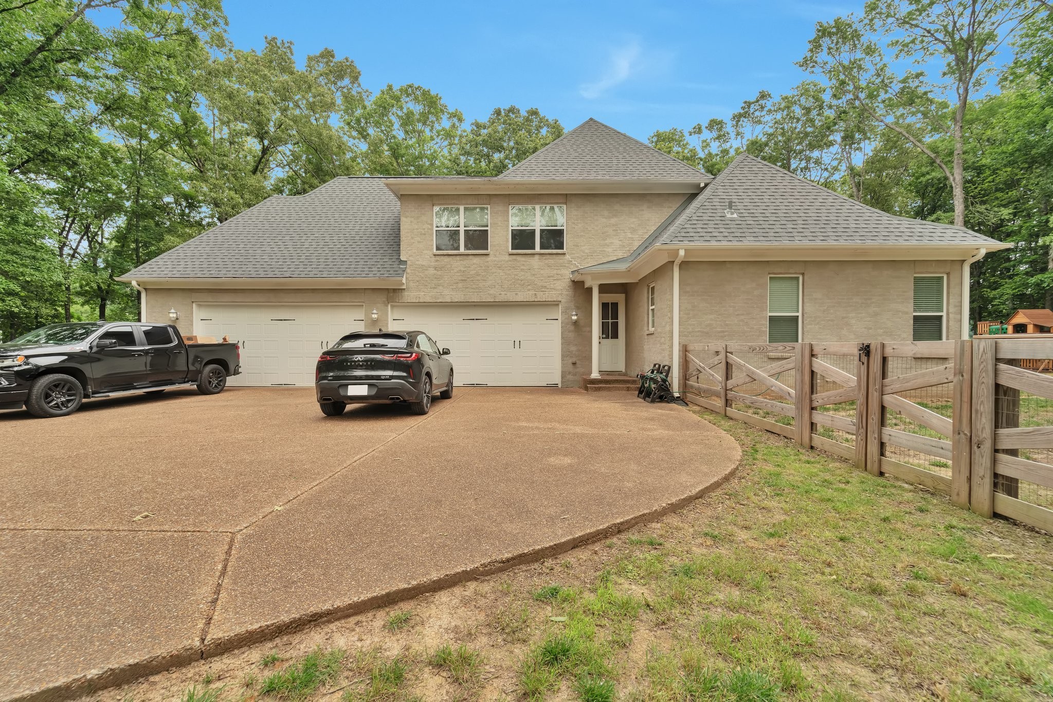 2405 Canadaville Loop