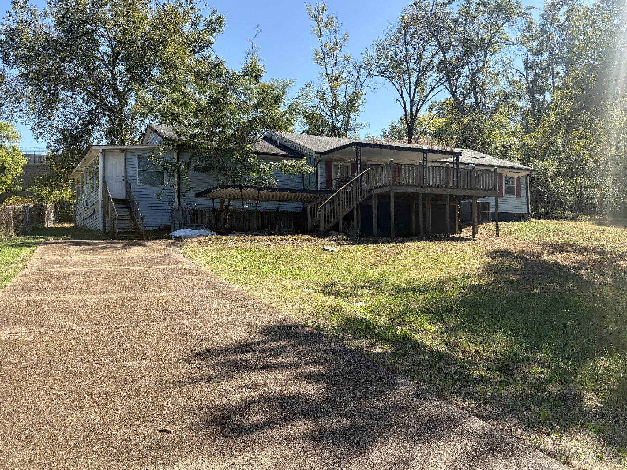 2220 Valley Ave