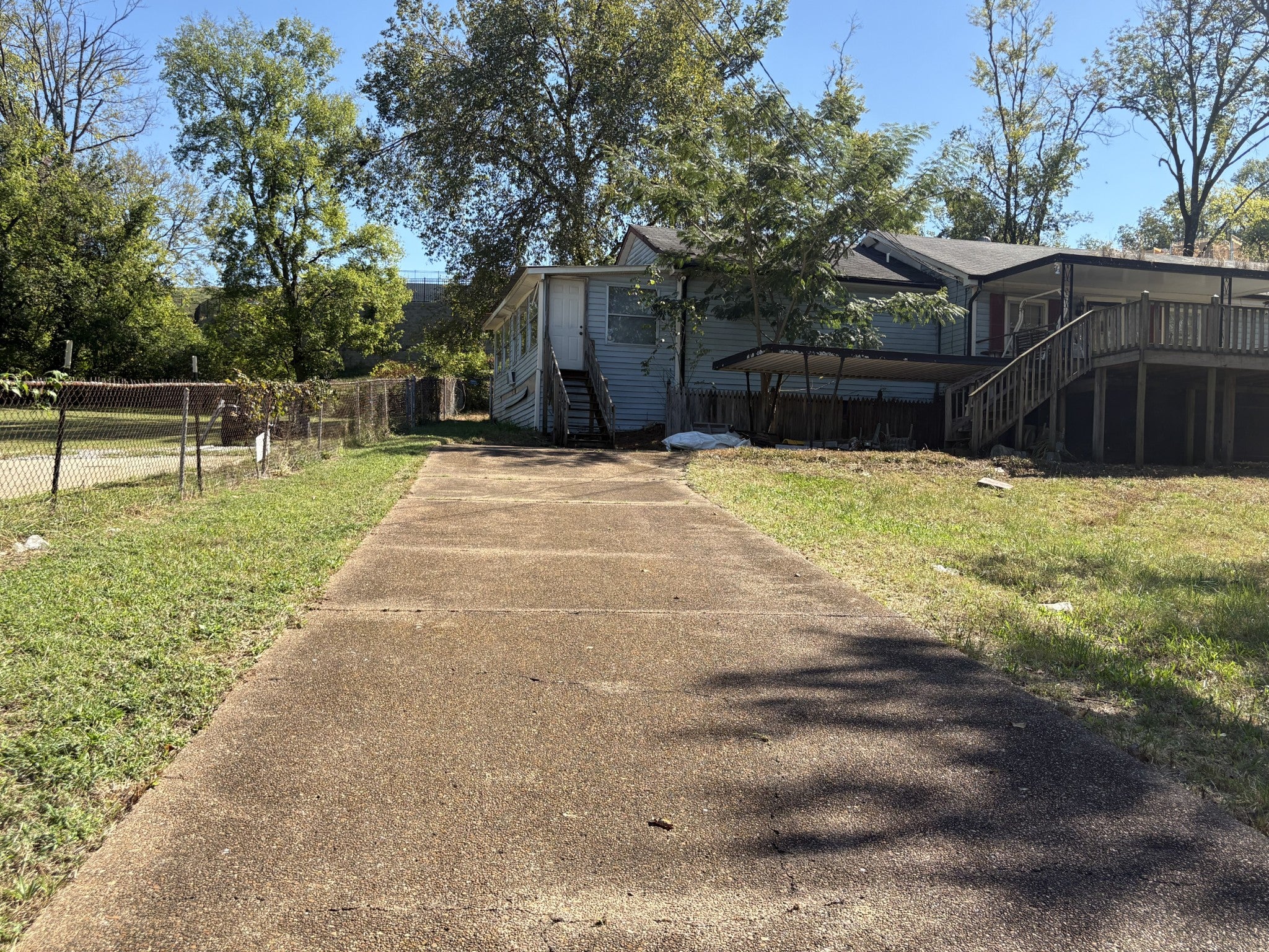 2220 Valley Ave