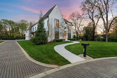 1027B Battery Ln Nashville TN 37220