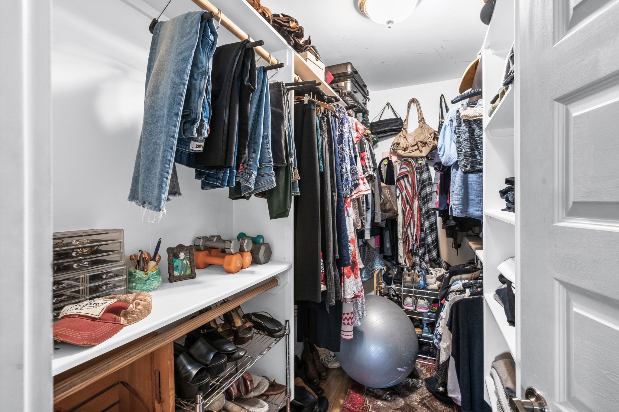 Nashville, Tennessee 37209, United States, 3 Bedrooms Bedrooms, ,3 BathroomsBathrooms,Residential,Active,198723