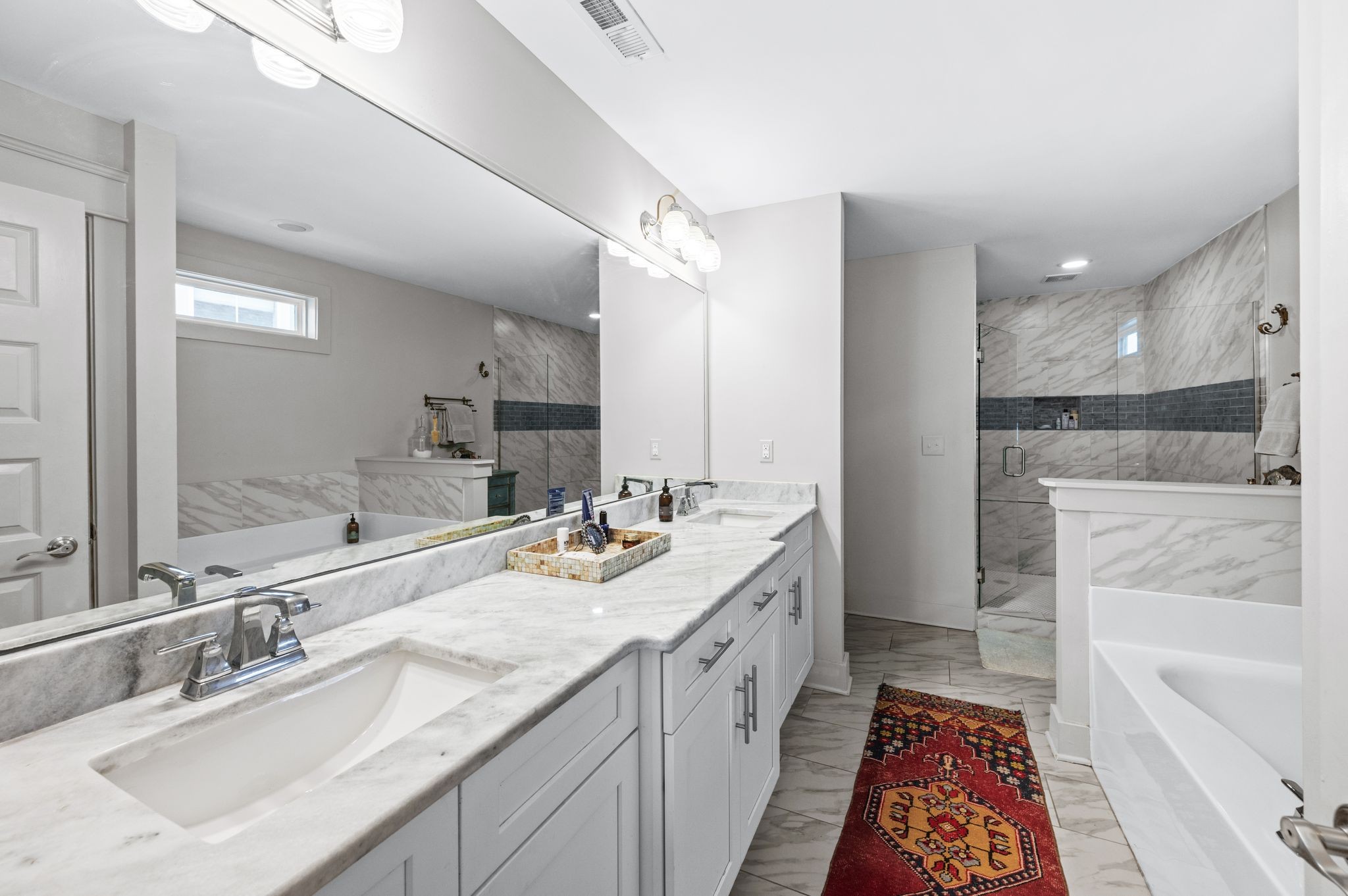 Nashville, Tennessee 37209, United States, 3 Bedrooms Bedrooms, ,3 BathroomsBathrooms,Residential,Active,198723