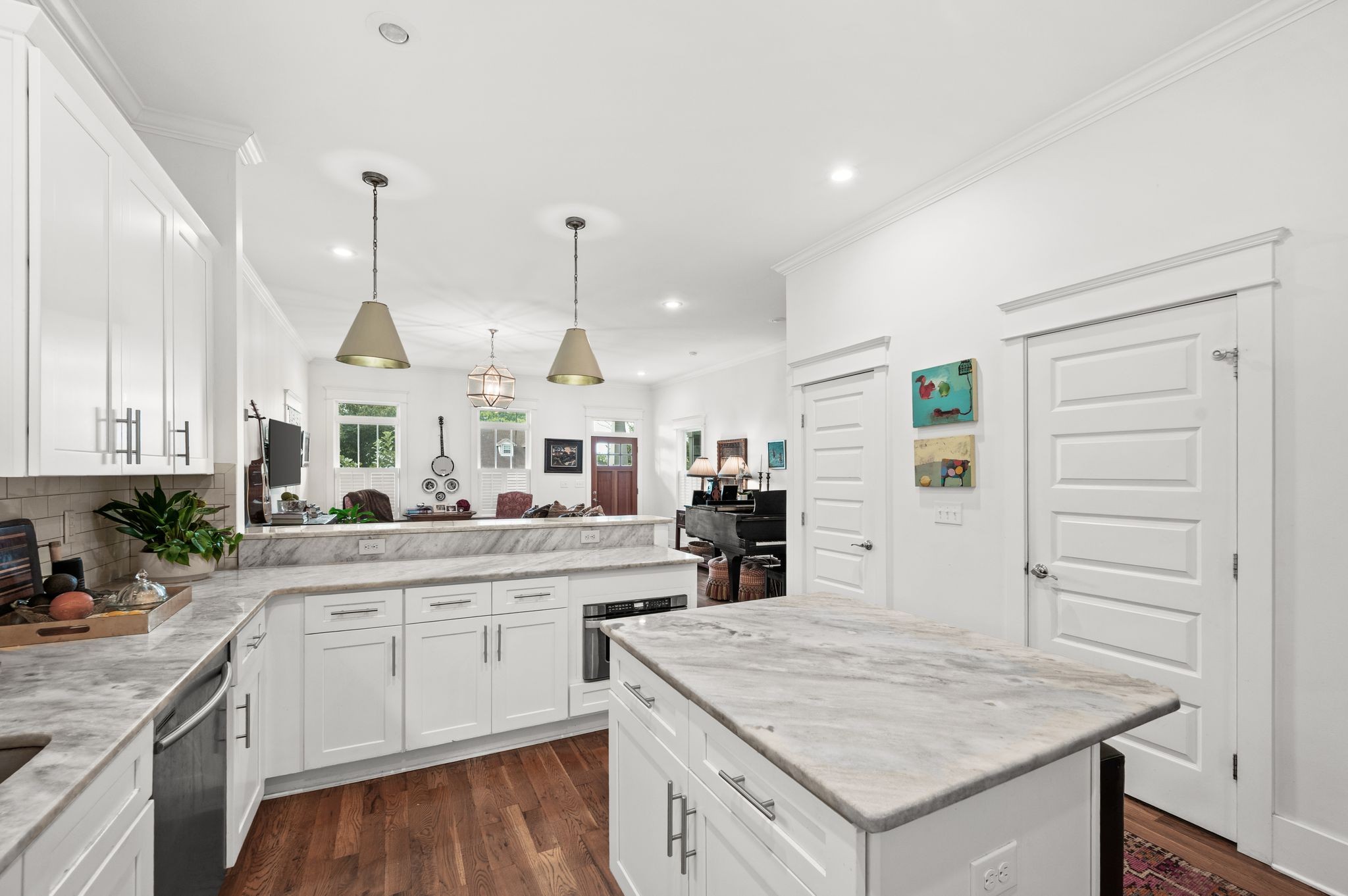 Nashville, Tennessee 37209, United States, 3 Bedrooms Bedrooms, ,3 BathroomsBathrooms,Residential,Active,198723