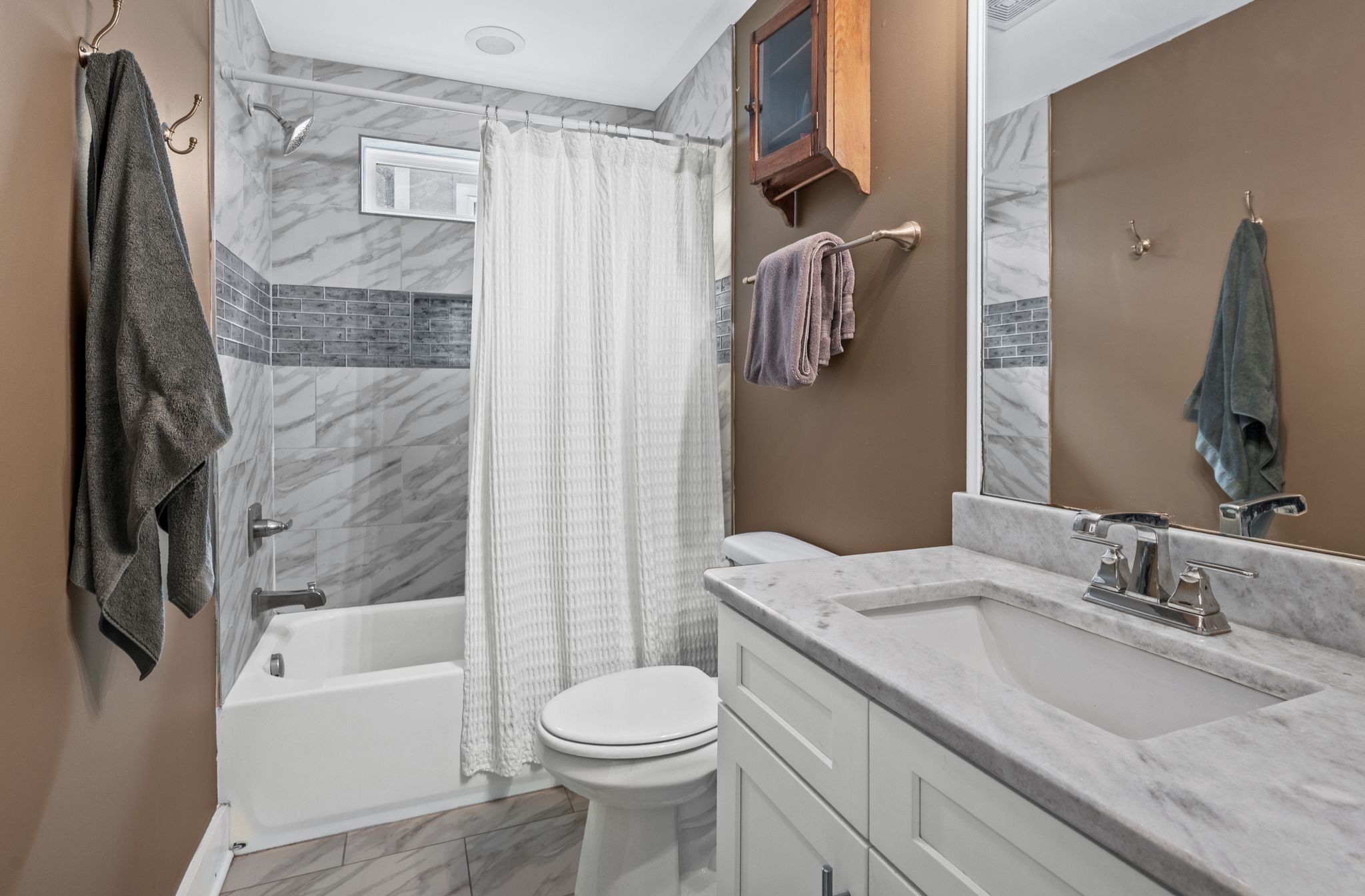 Nashville, Tennessee 37209, United States, 3 Bedrooms Bedrooms, ,3 BathroomsBathrooms,Residential,Active,198723