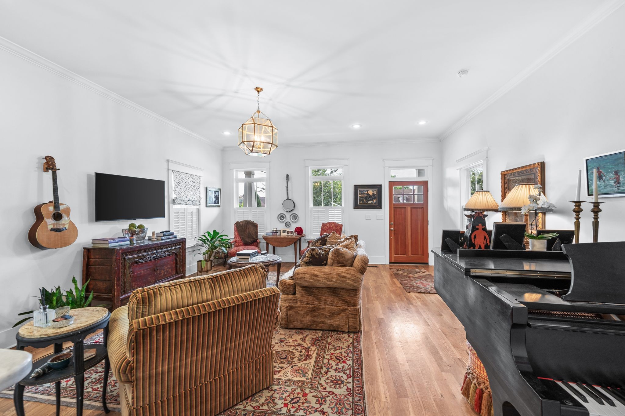 Nashville, Tennessee 37209, United States, 3 Bedrooms Bedrooms, ,3 BathroomsBathrooms,Residential,Active,198723