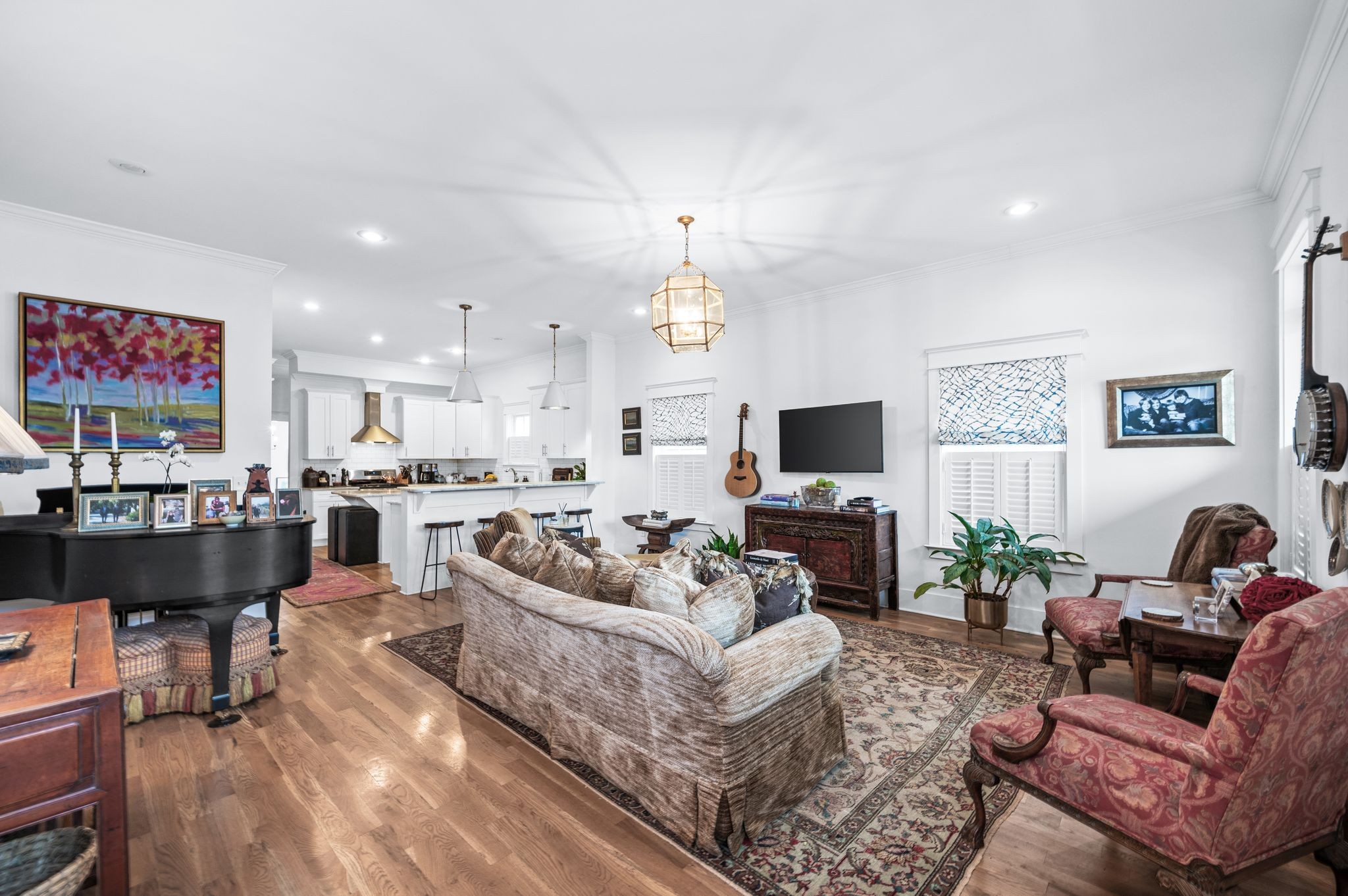 Nashville, Tennessee 37209, United States, 3 Bedrooms Bedrooms, ,3 BathroomsBathrooms,Residential,Active,198723