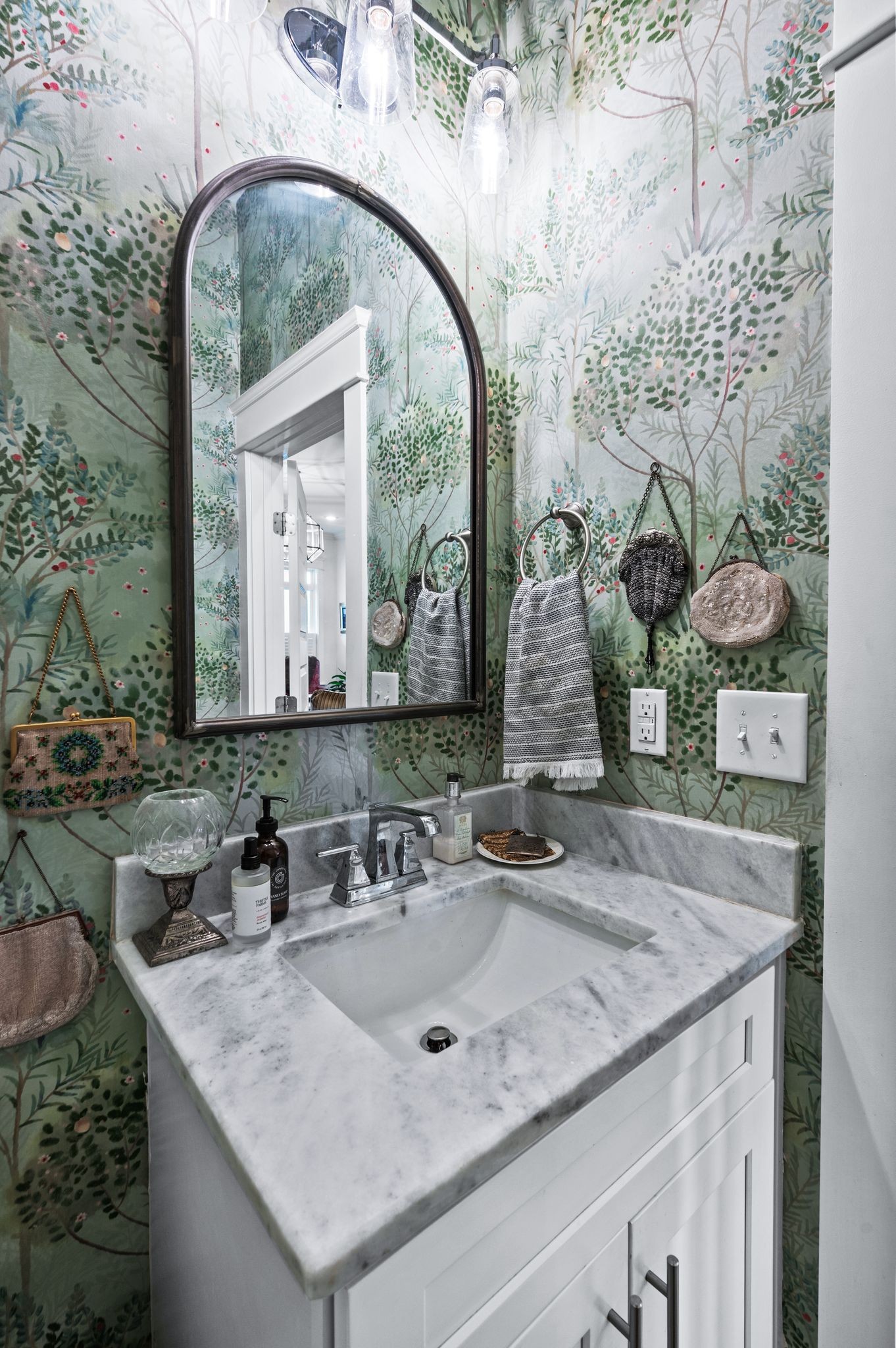 Nashville, Tennessee 37209, United States, 3 Bedrooms Bedrooms, ,3 BathroomsBathrooms,Residential,Active,198723