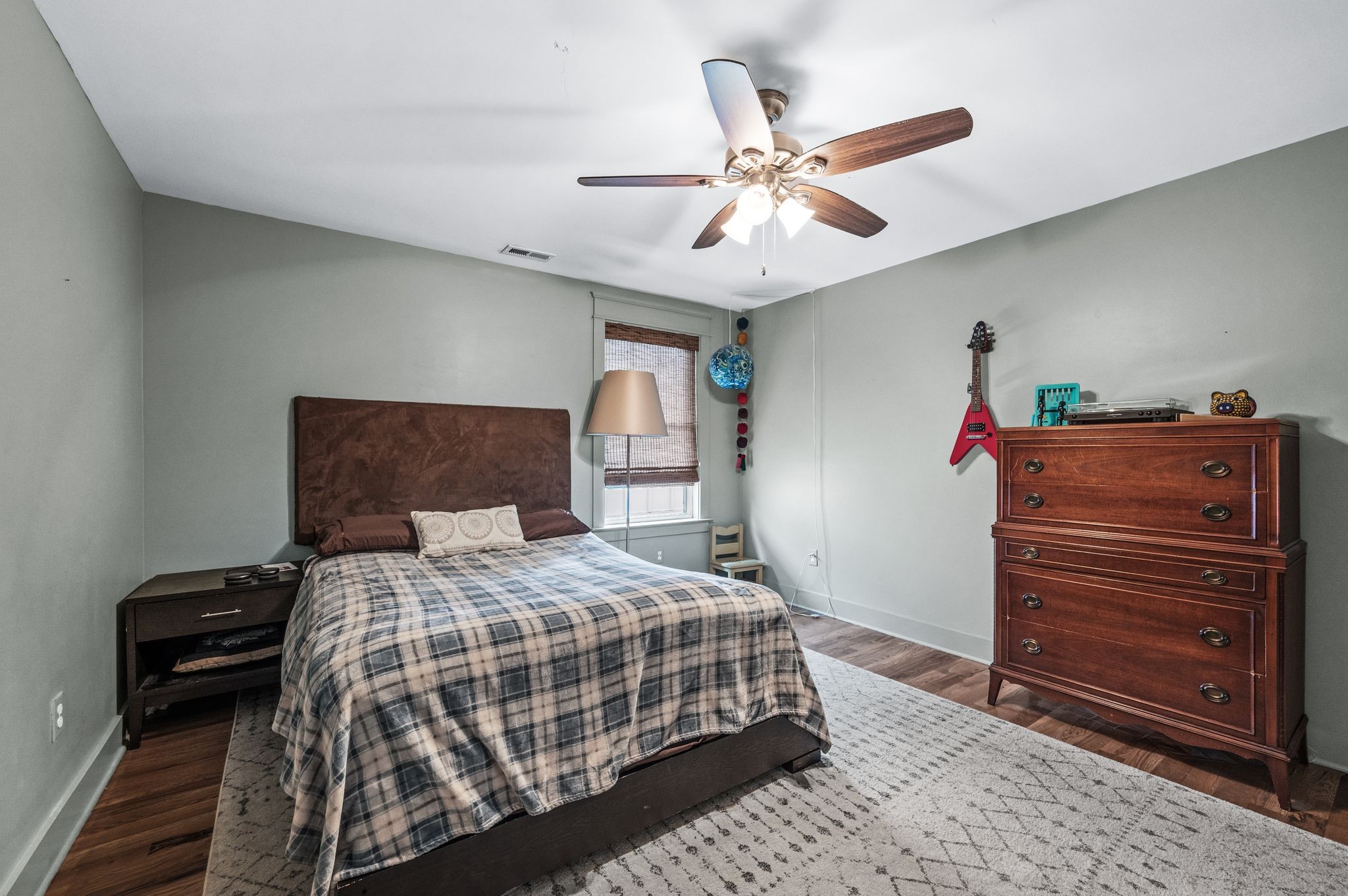 Nashville, Tennessee 37209, United States, 3 Bedrooms Bedrooms, ,3 BathroomsBathrooms,Residential,Active,198723