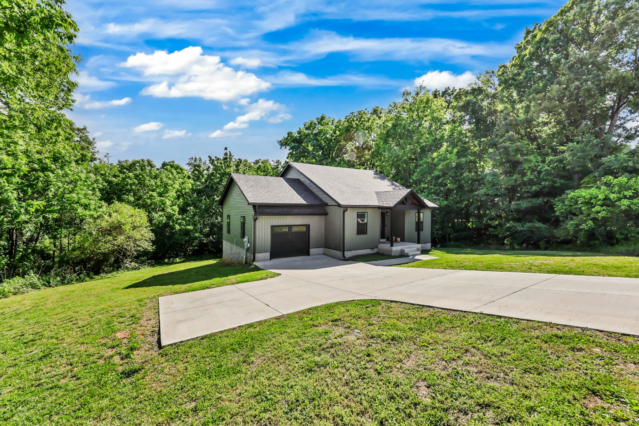 1550 Griffin Cir