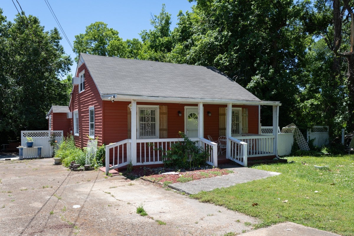 13 Belle Forrest Ave