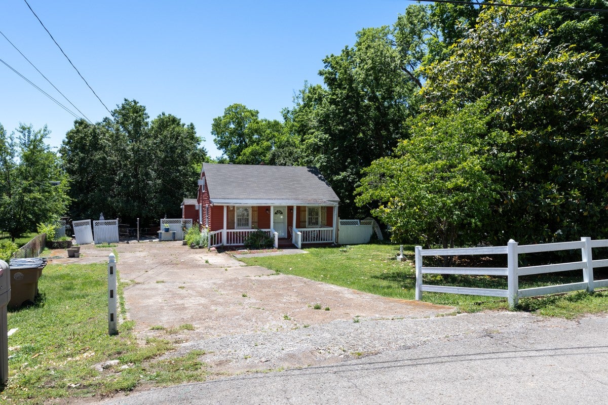 13 Belle Forrest Ave