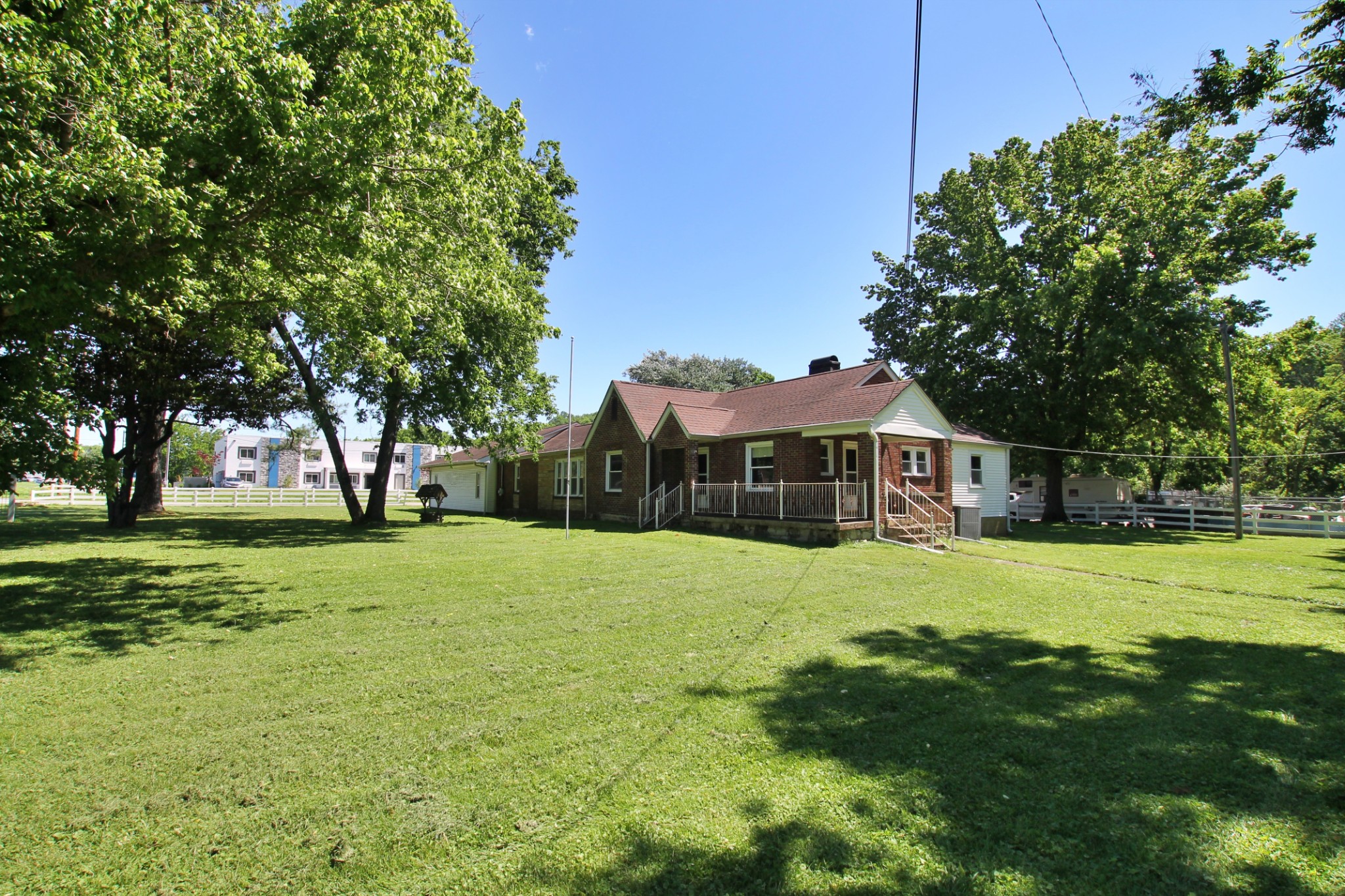 1063 Louisville Hwy