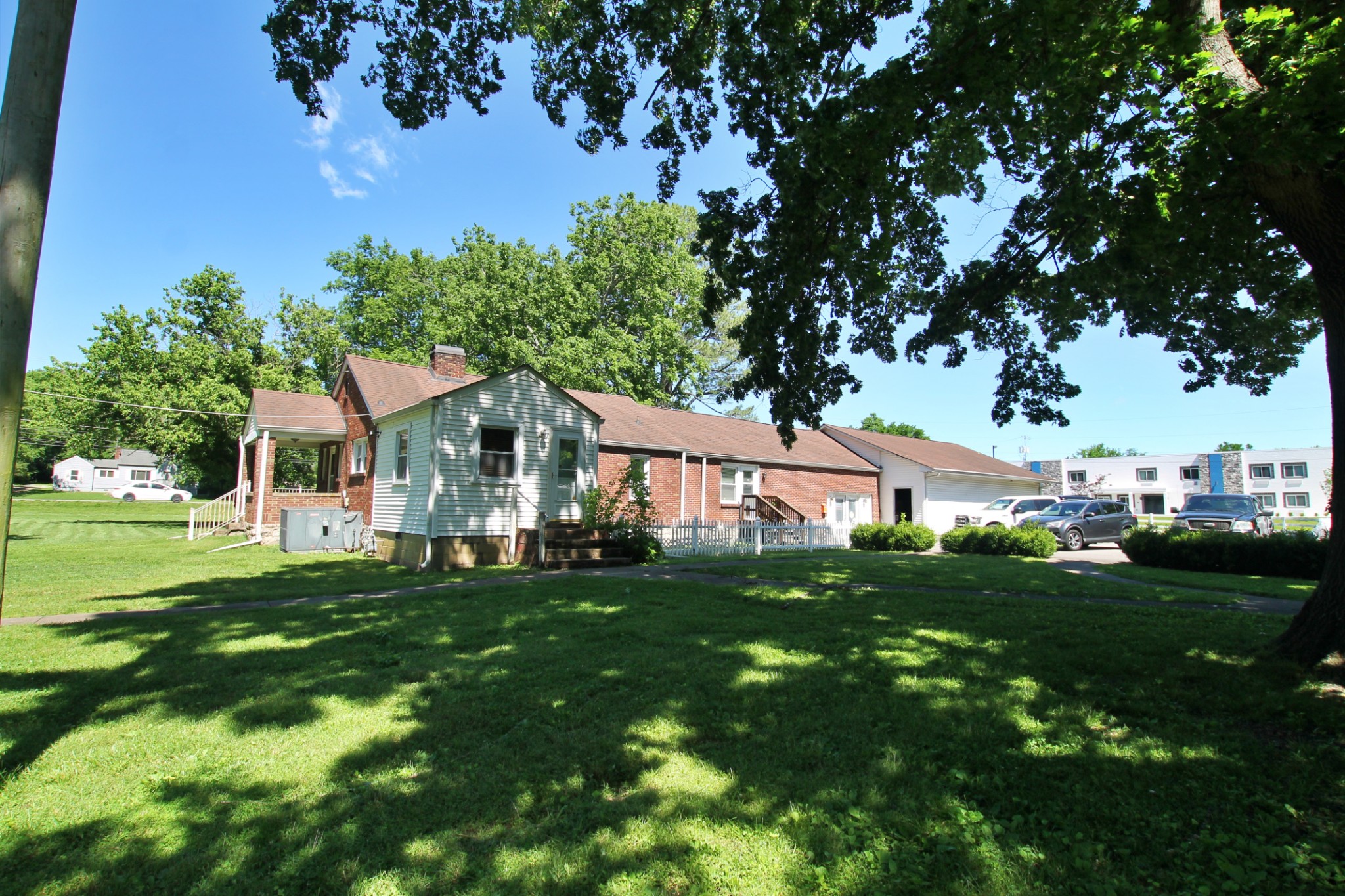 1063 Louisville Hwy
