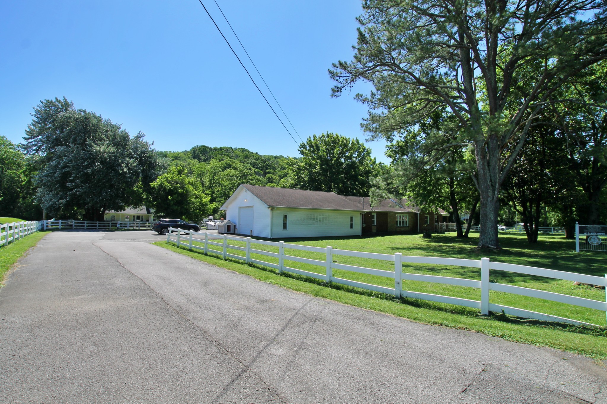 1063 Louisville Hwy