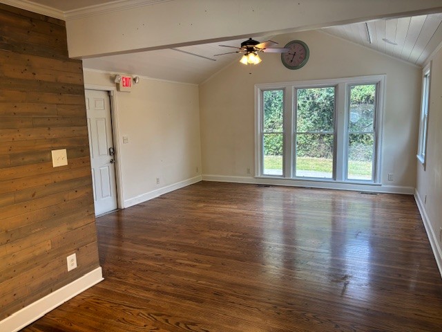 633 W Iris Dr