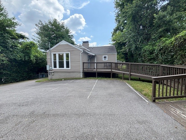633 W Iris Dr