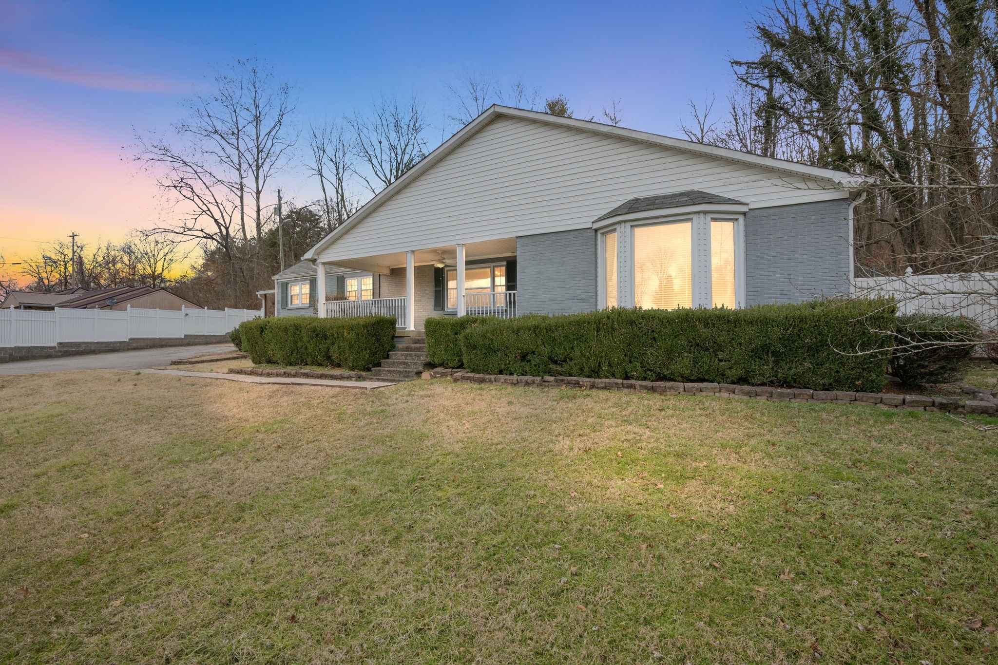 1332 S Dickerson Pike