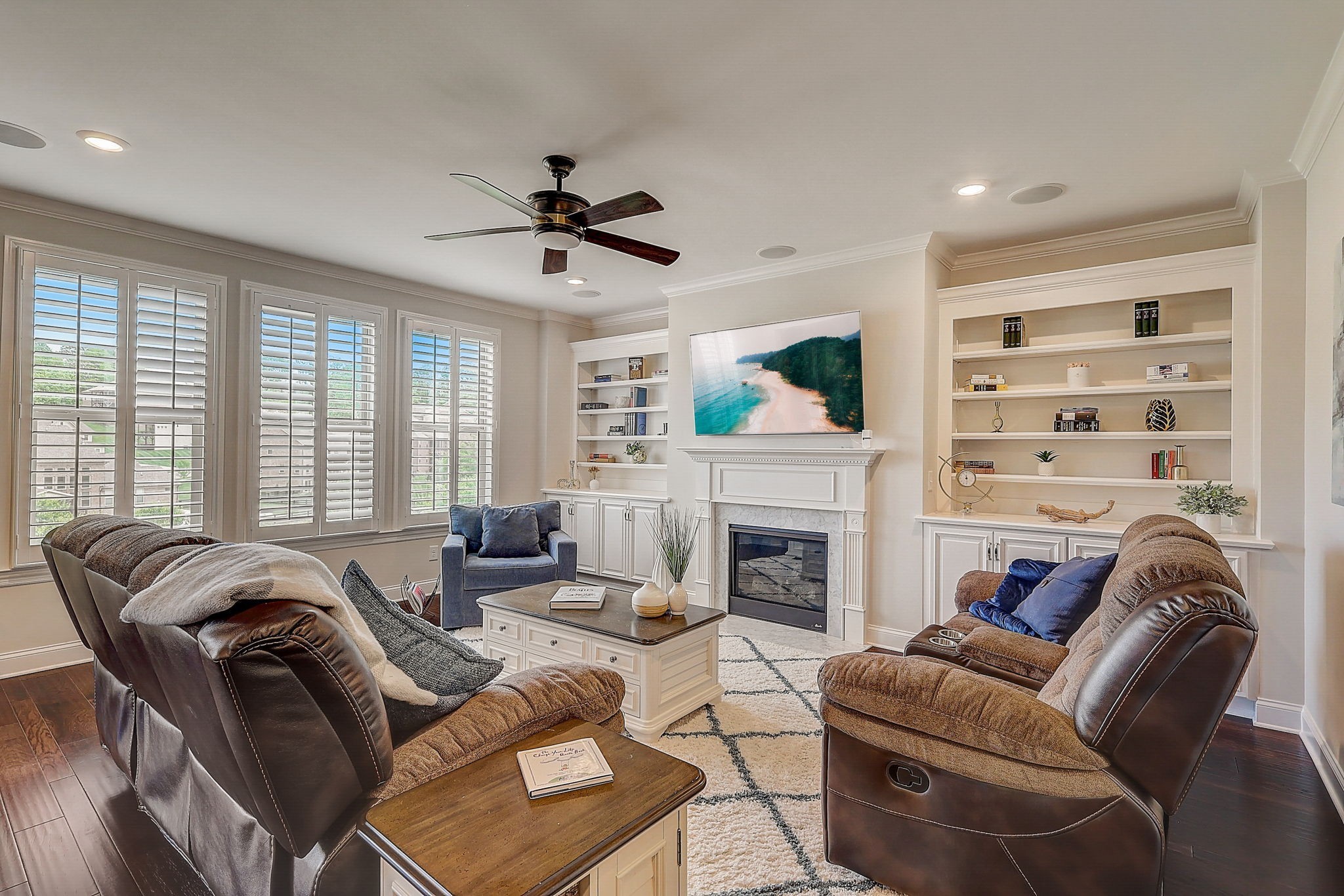 7068 Crimson Leaf Ln