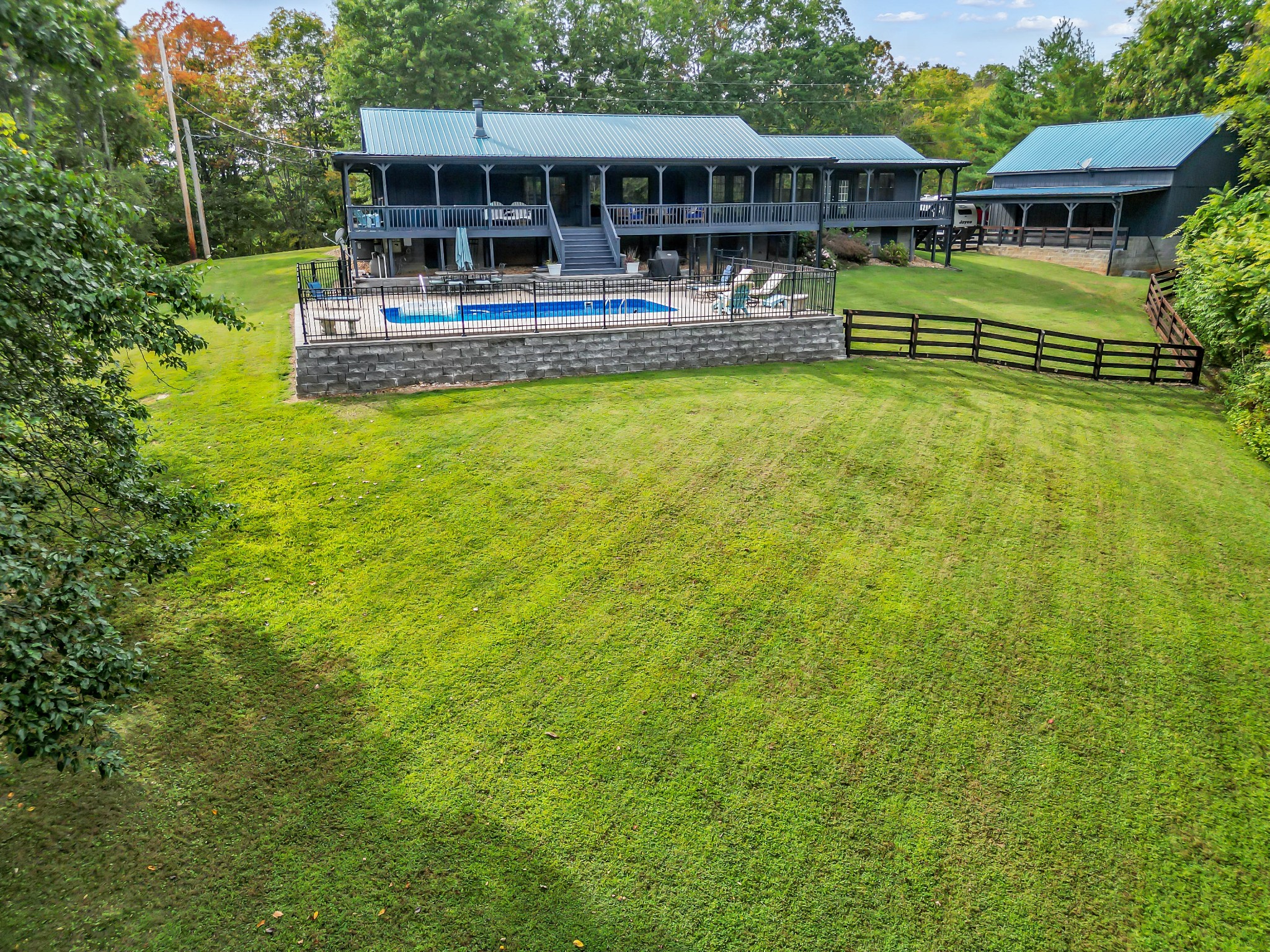 189 Crawford Hill Rd