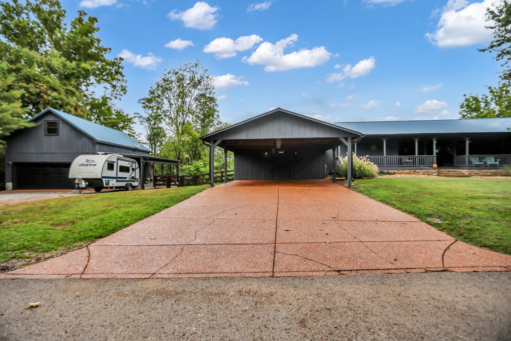 189 Crawford Hill Rd