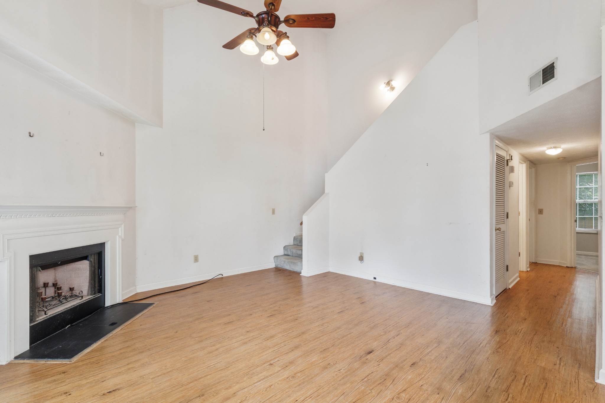 521 Bellmore Pl