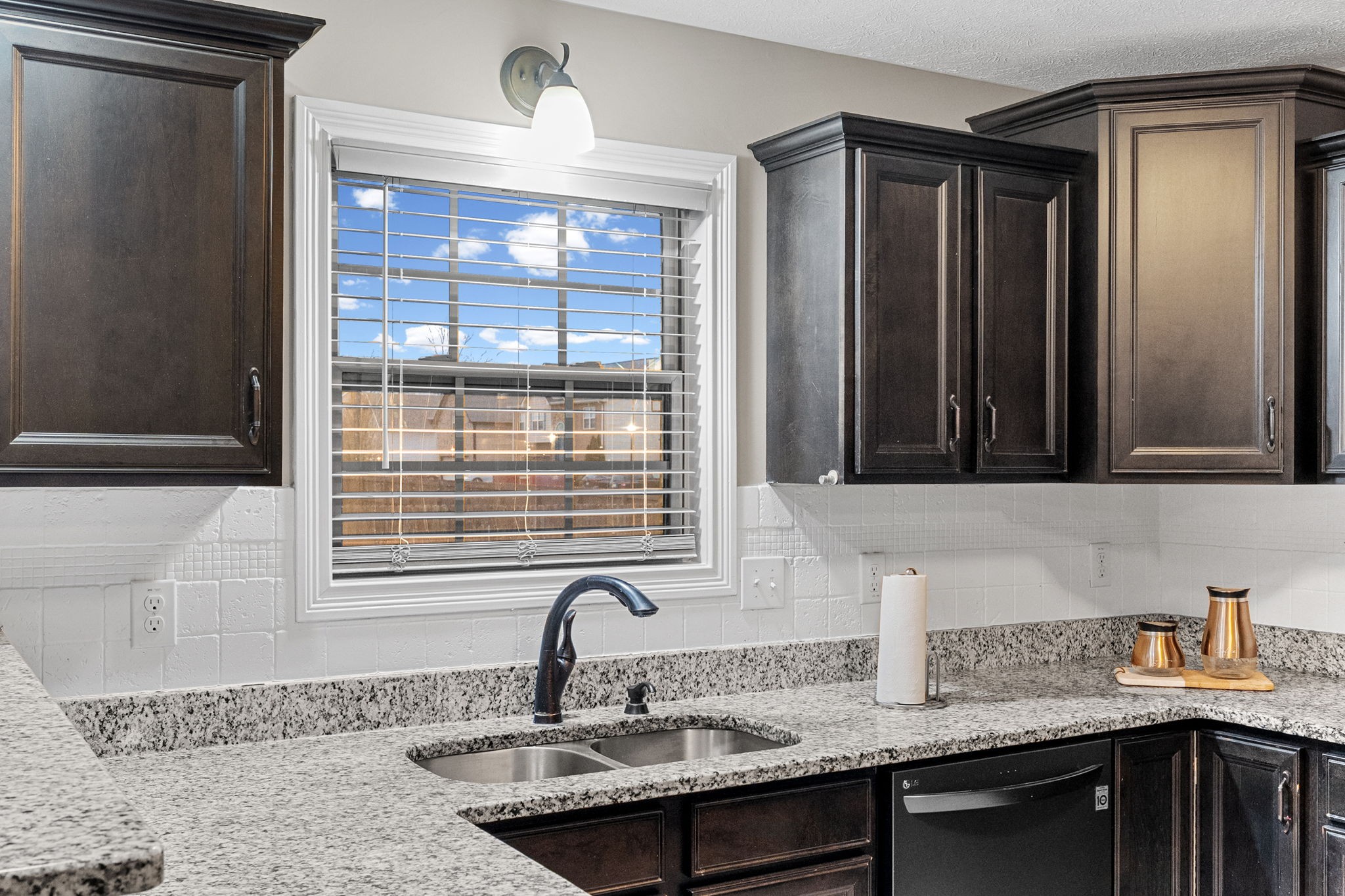 Clarksville, Tennessee 37040, United States, 4 Bedrooms Bedrooms, ,3 BathroomsBathrooms,Residential,Active,257007