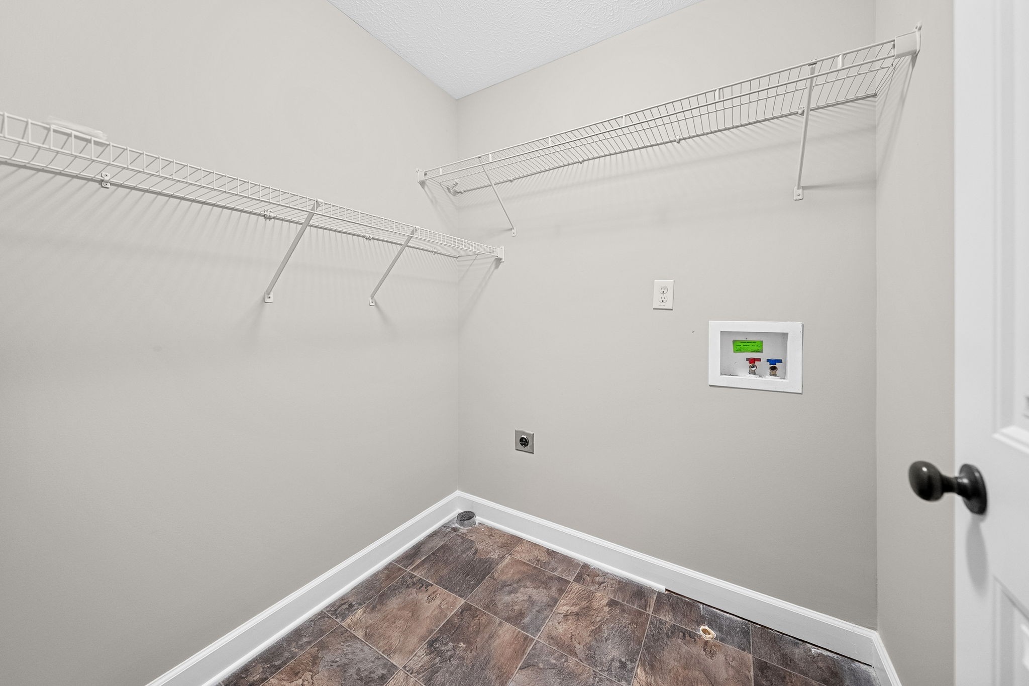 Clarksville, Tennessee 37040, United States, 4 Bedrooms Bedrooms, ,3 BathroomsBathrooms,Residential,Active,257007