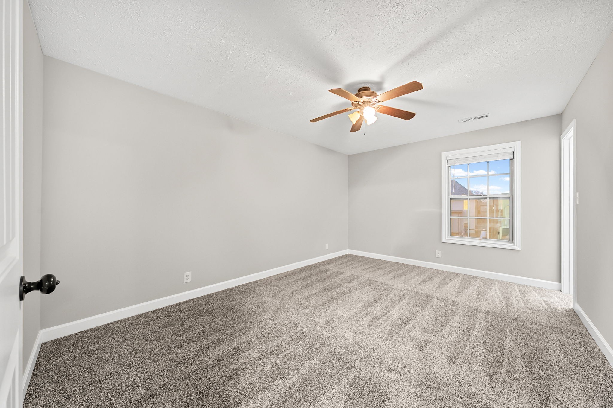 Clarksville, Tennessee 37040, United States, 4 Bedrooms Bedrooms, ,3 BathroomsBathrooms,Residential,Active,257007