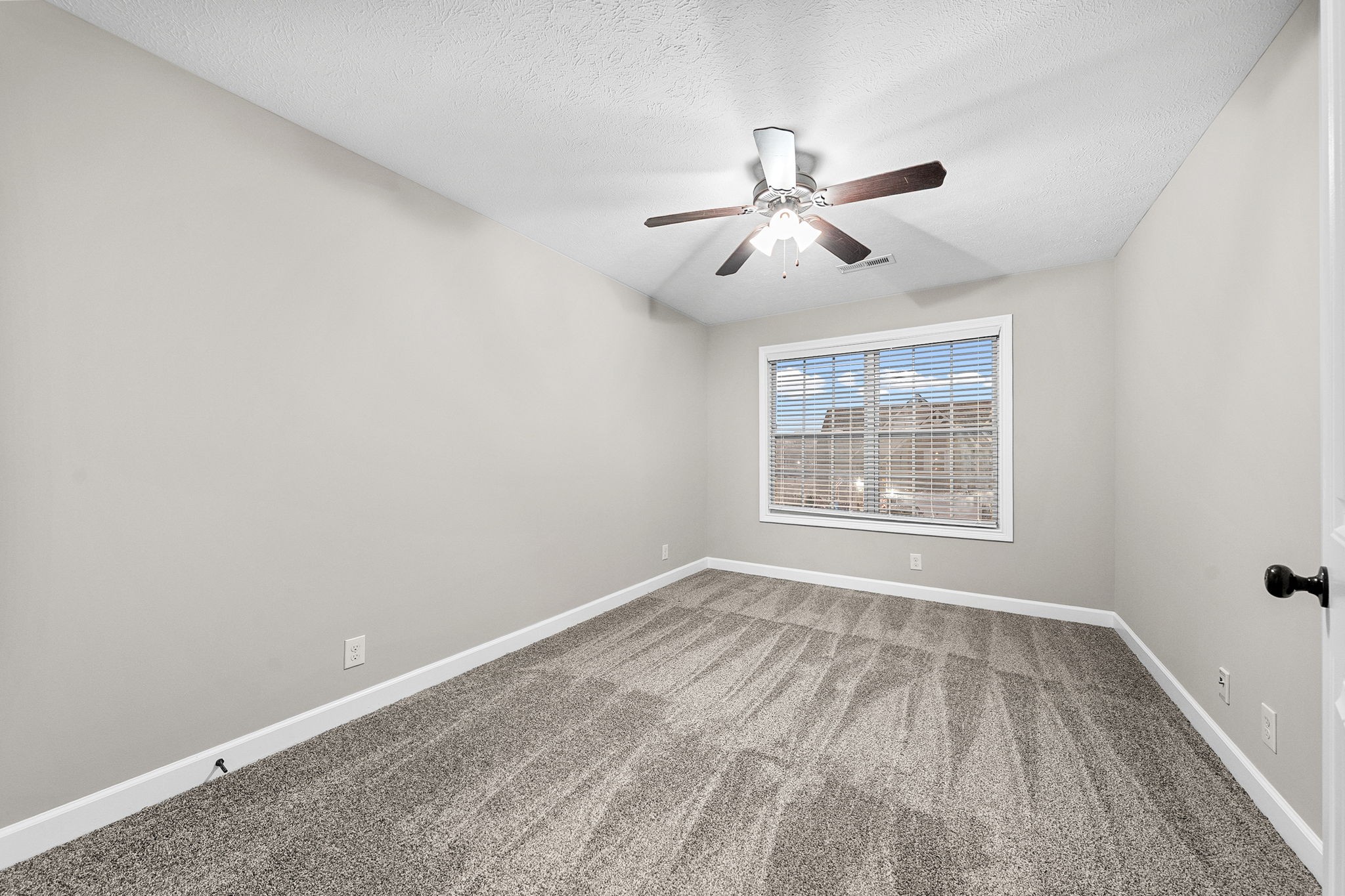 Clarksville, Tennessee 37040, United States, 4 Bedrooms Bedrooms, ,3 BathroomsBathrooms,Residential,Active,257007