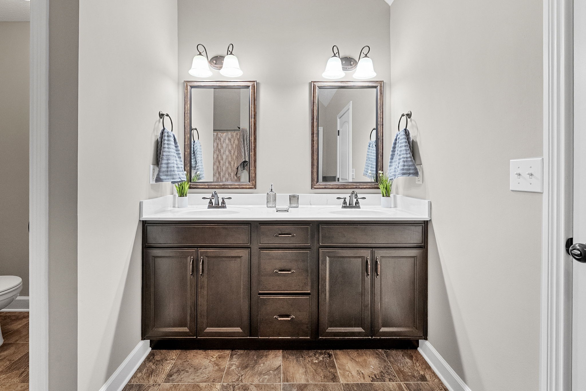 Clarksville, Tennessee 37040, United States, 4 Bedrooms Bedrooms, ,3 BathroomsBathrooms,Residential,Active,257007