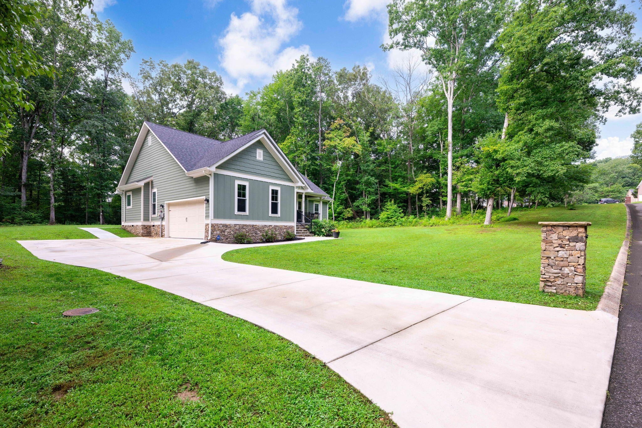 82 Golf Villa Drive