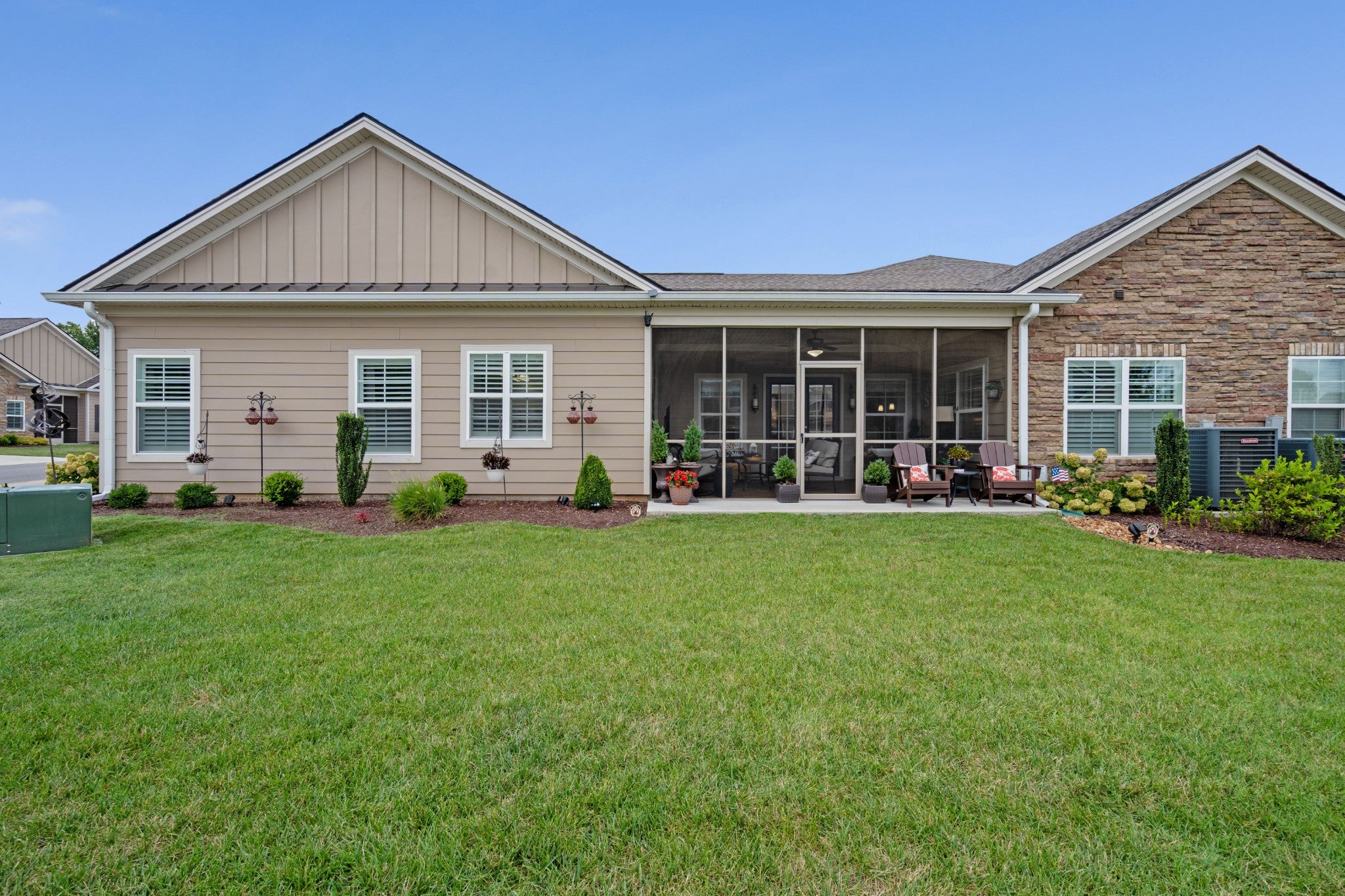 2439 Stonecenter Ln