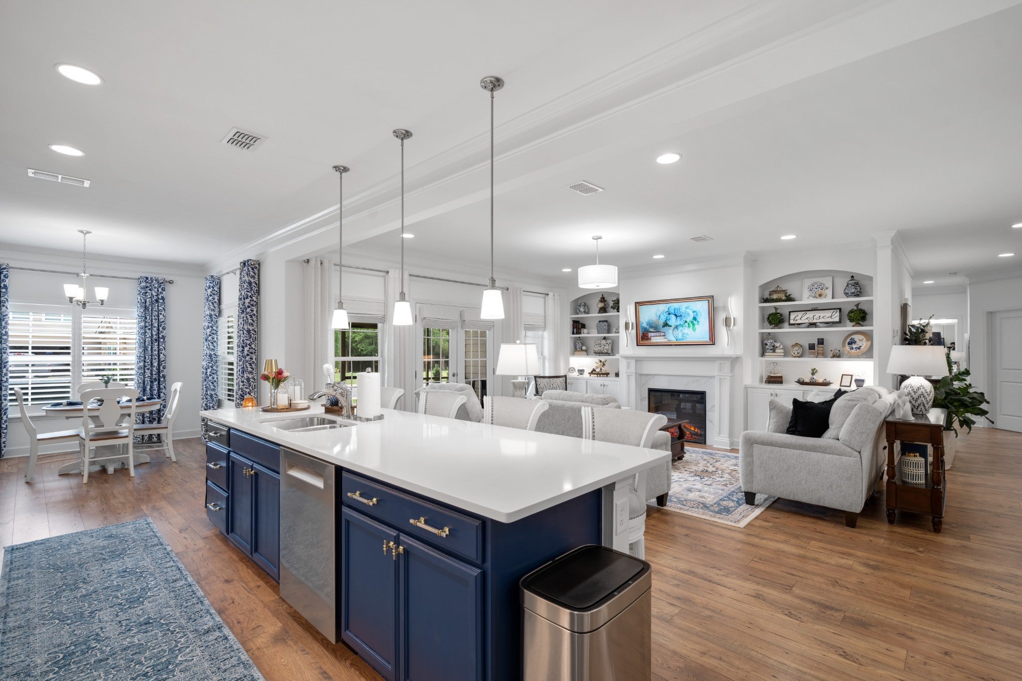 2439 Stonecenter Ln