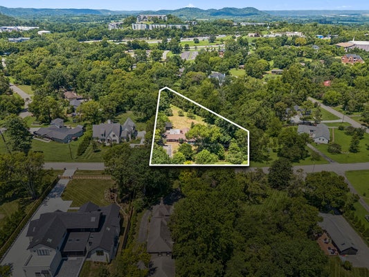 725 NEWBERRY RD, NASHVILLE, TN 37205 - Image 2fba2fa4027df0db8efeb68a34e87c32/1177361946