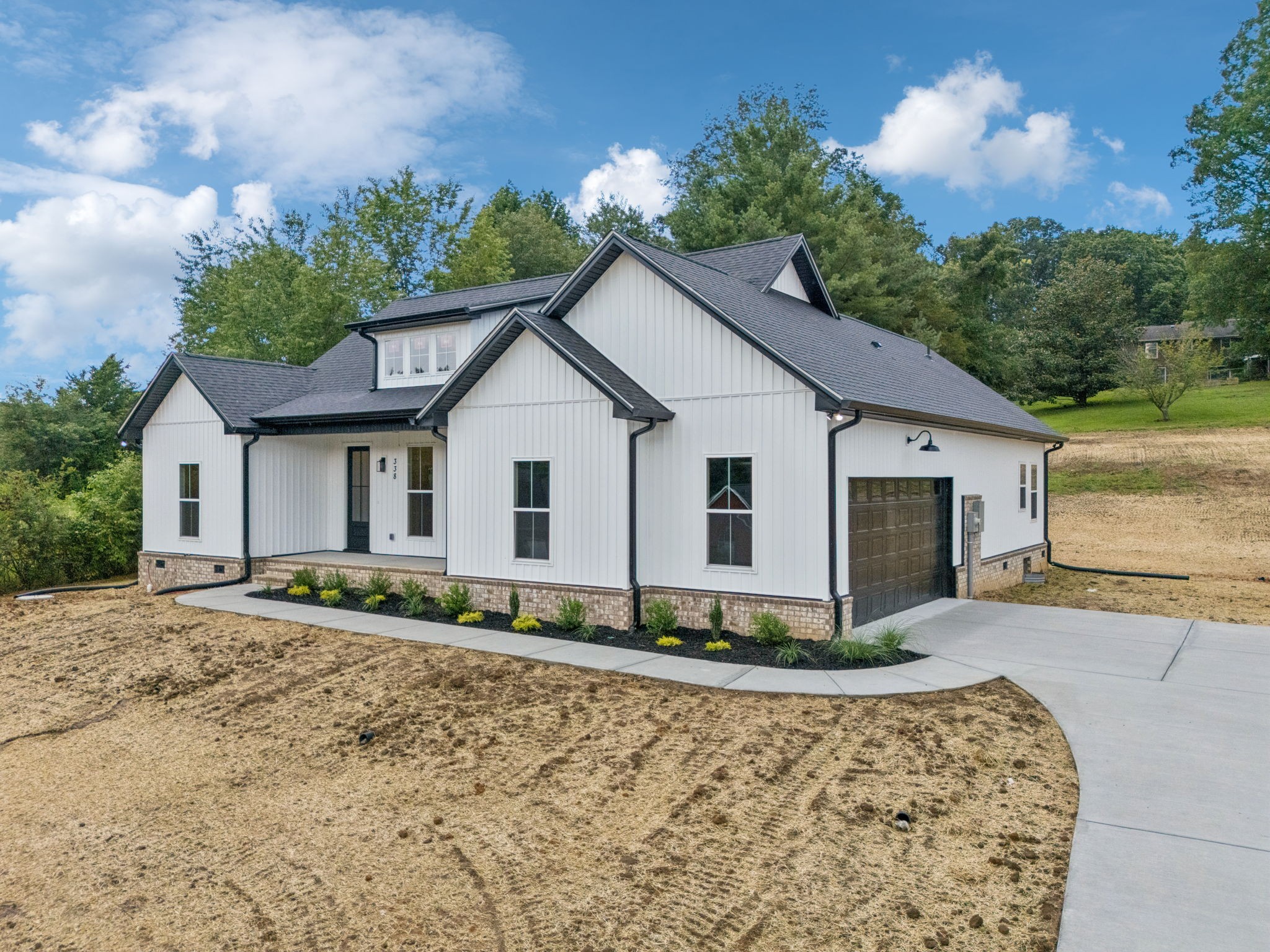 338 Woodland Creek Dr