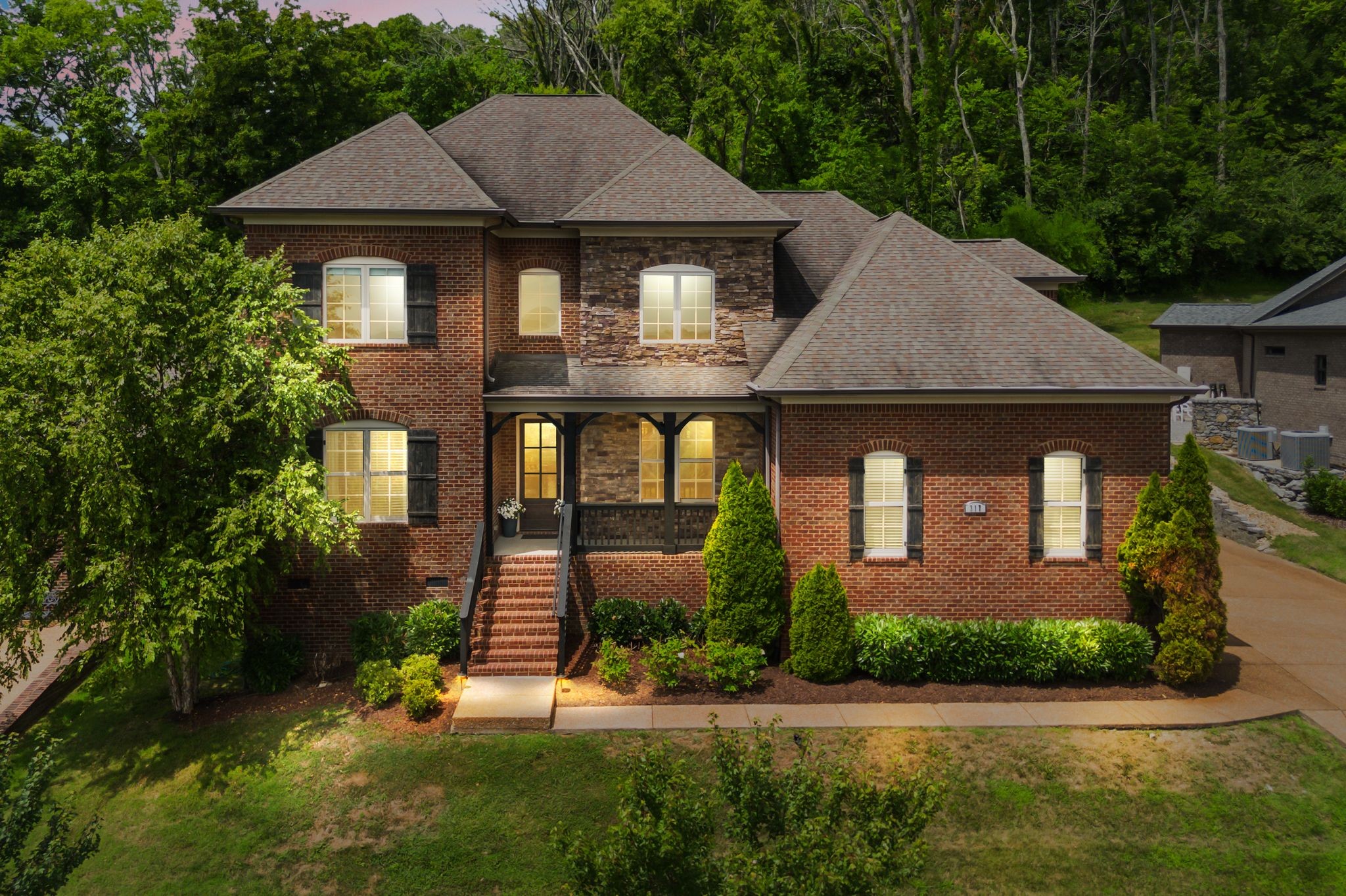 317 Holcombe Ln