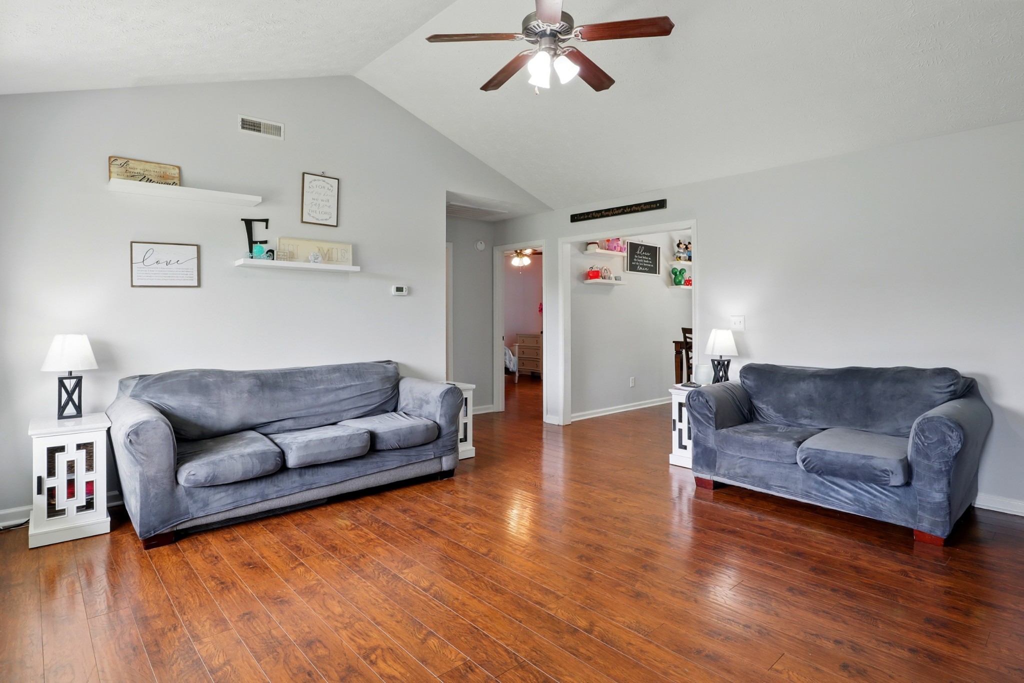 205 Highland Oaks Dr