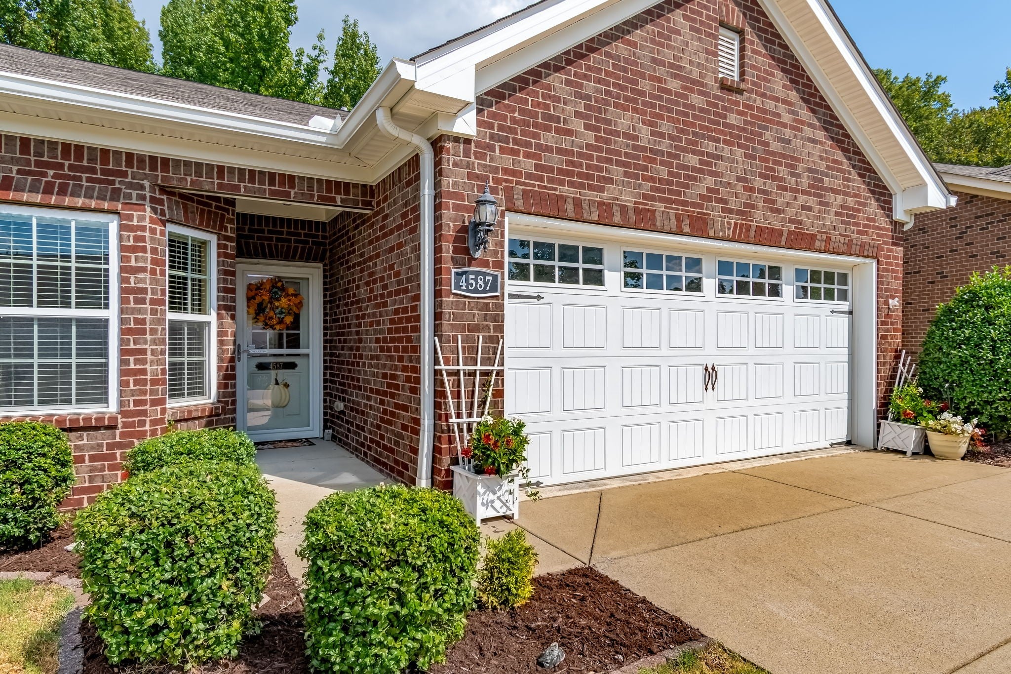 4587 Boxcroft Cir