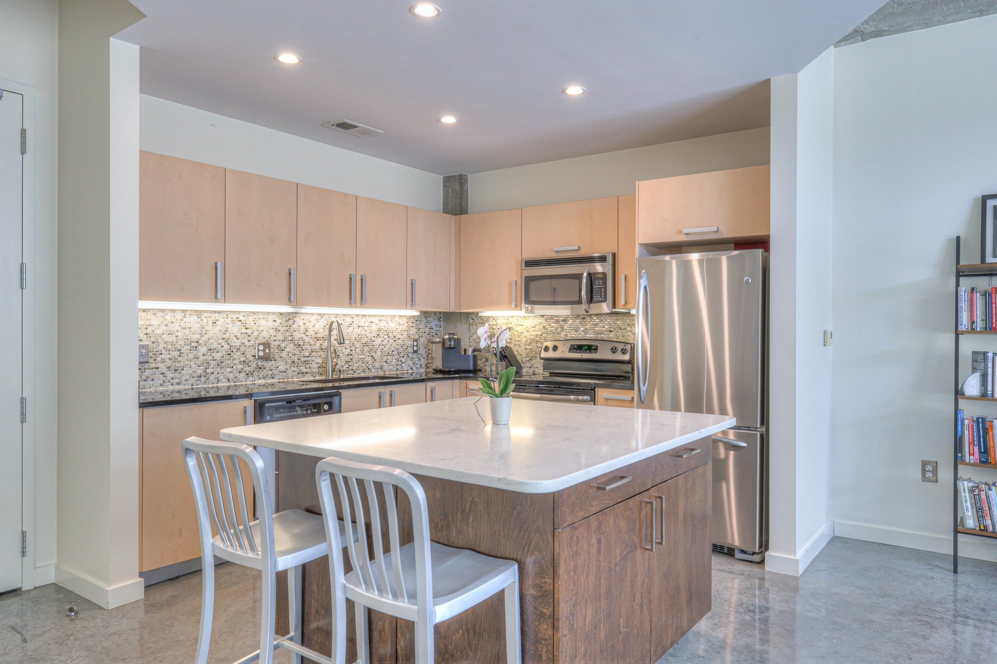 600 12th Ave S 803