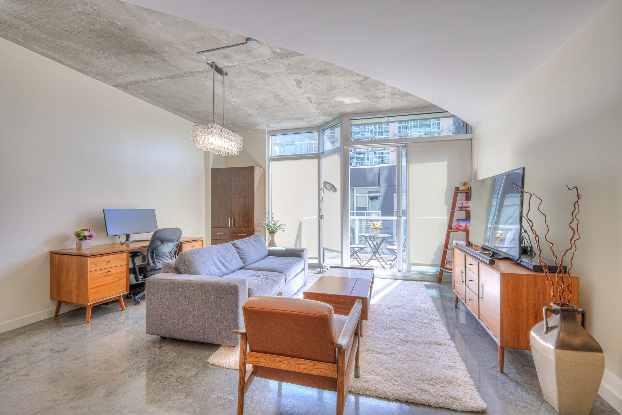 600 12th Ave S 803